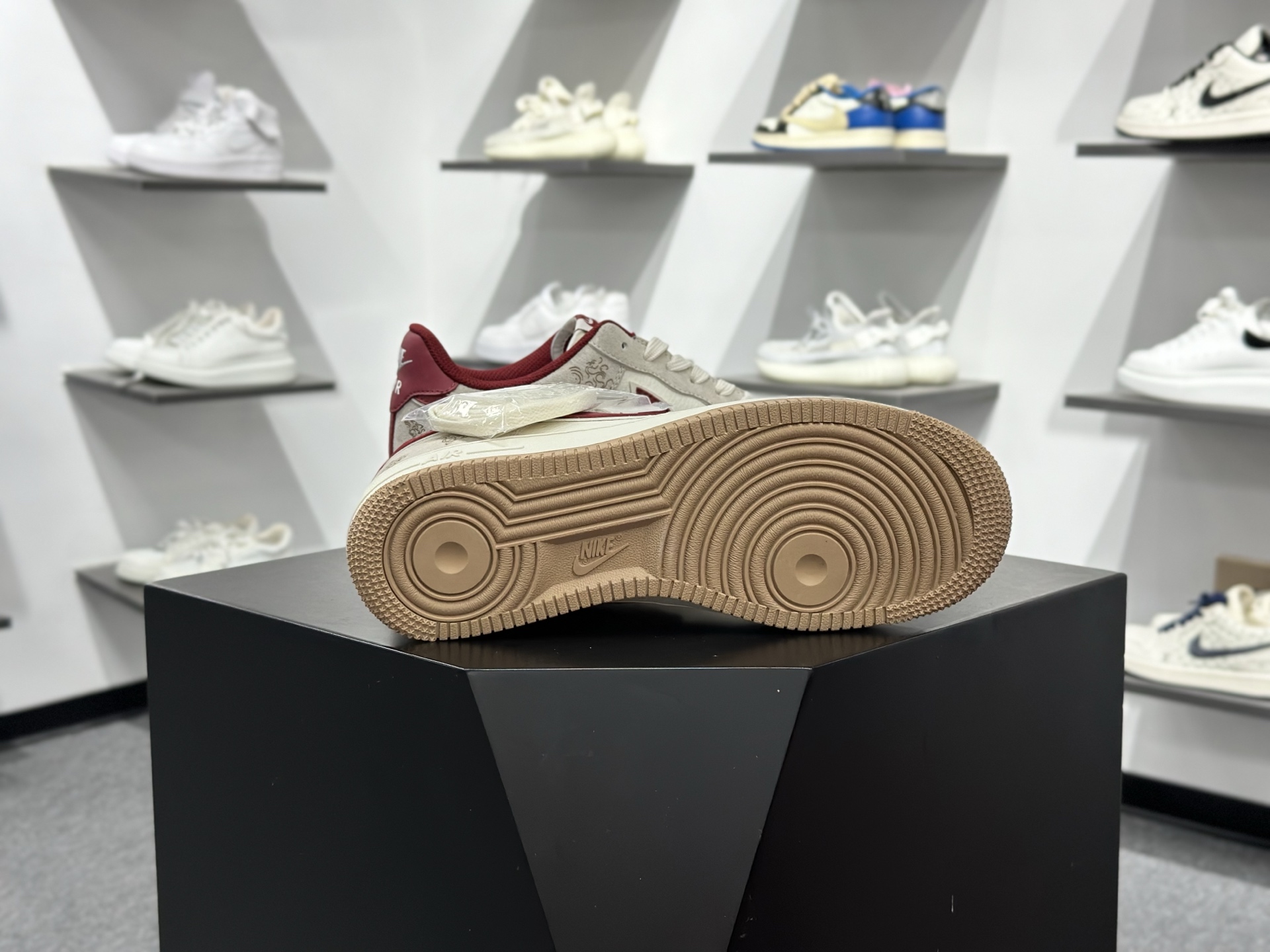 Nike Air Force 1 Low 07 马年限定 灰白红 DF61-9003