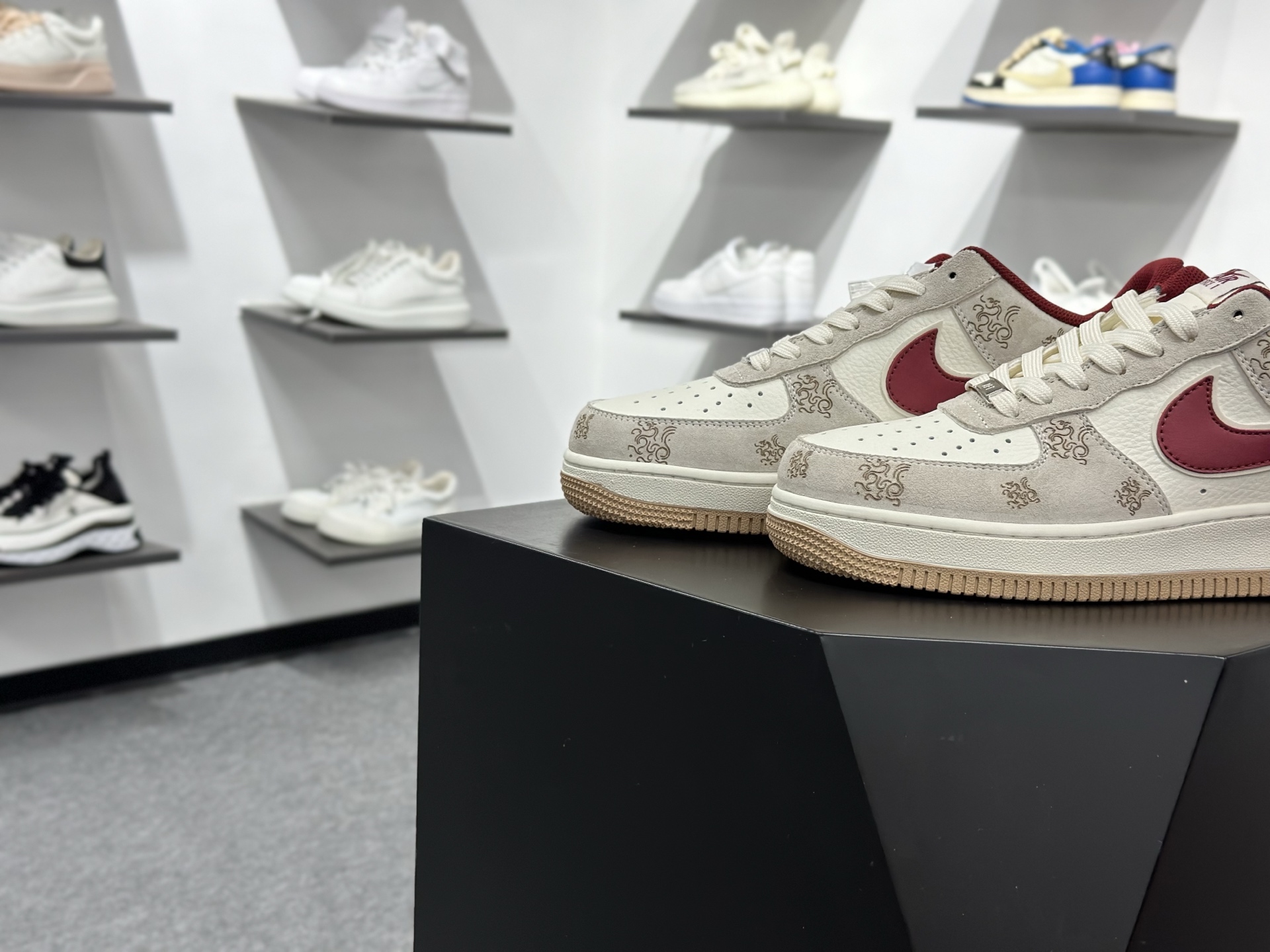 Nike Air Force 1 Low 07 马年限定 灰白红 DF61-9003