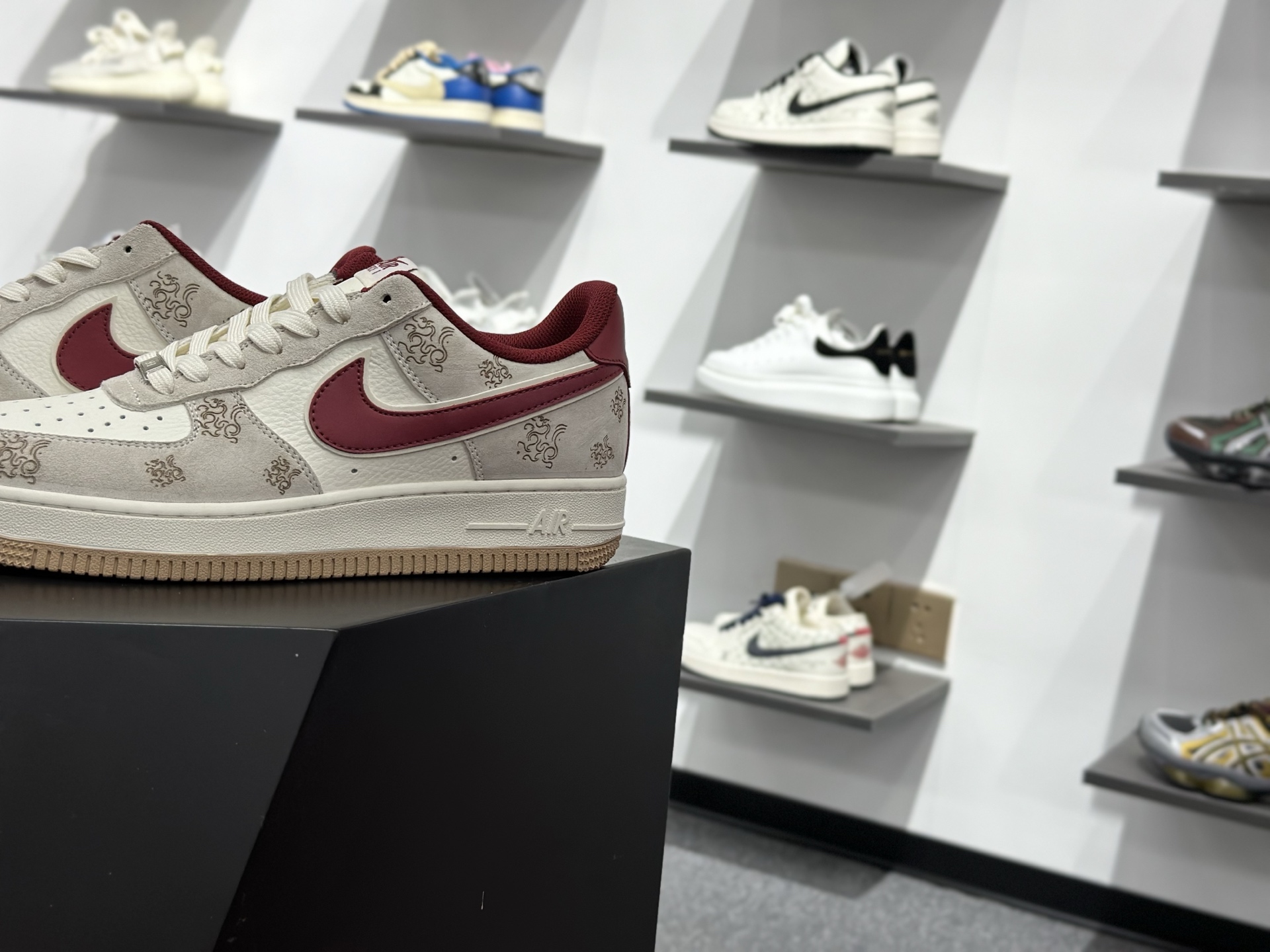 Nike Air Force 1 Low 07 马年限定 灰白红 DF61-9003