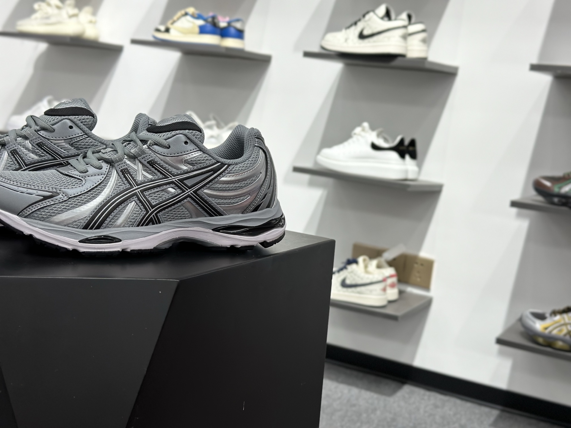 Asics GEL-SEKIRAN 亚瑟士 时尚舒适 低帮 休闲跑步鞋 1203A954-668-Chinese wholesaler seller Clothes Bags handbags wholesale Shoes High Quatity wholesaler seller Cheap Sneakers from China Factory Chinese suppliers china wholesale clothing wholesaler seller Asics GEL-SEKIRAN 亚瑟士 时尚舒适 低帮 休闲跑步鞋 1203A954-668