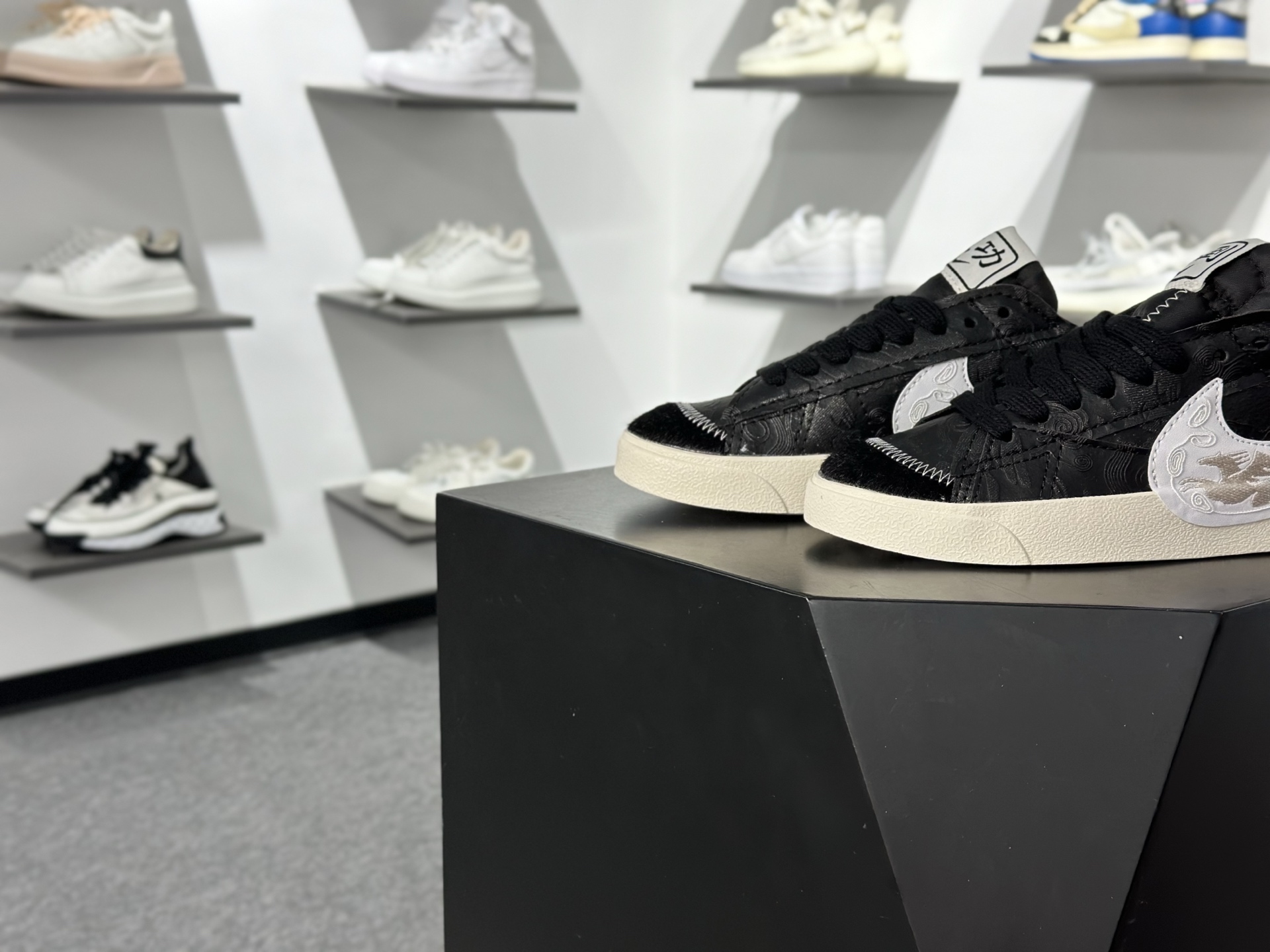 NK Blazer Low 77 JUMBO 复古经典开拓者 马年限定 MN2026-001-High Quatity Cheap Brand wholesale wholesaler seller Clothes Bags handbags Sneakers Top Fashion Clothing Shoes from China Factory Chinese suppliers best Quality Beautiful Price NK Blazer Low 77 JUMBO 复古经典开拓者 马年限定 MN2026-001