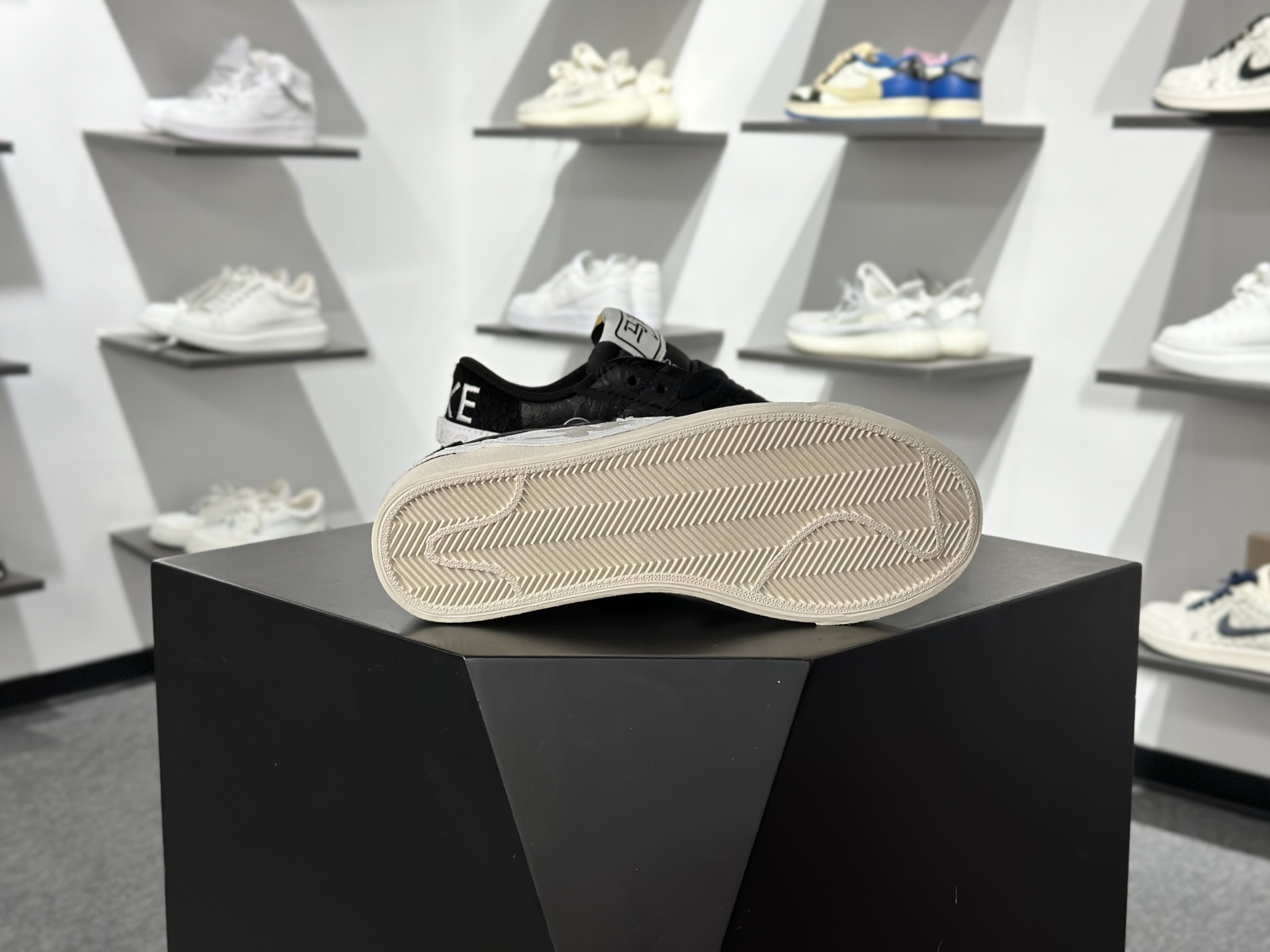 NK Blazer Low 77 JUMBO 复古经典开拓者 马年限定 MN2026-001-High Quatity Cheap Brand wholesale wholesaler seller Clothes Bags handbags Sneakers Top Fashion Clothing Shoes from China Factory Chinese suppliers best Quality Beautiful Price NK Blazer Low 77 JUMBO 复古经典开拓者 马年限定 MN2026-001