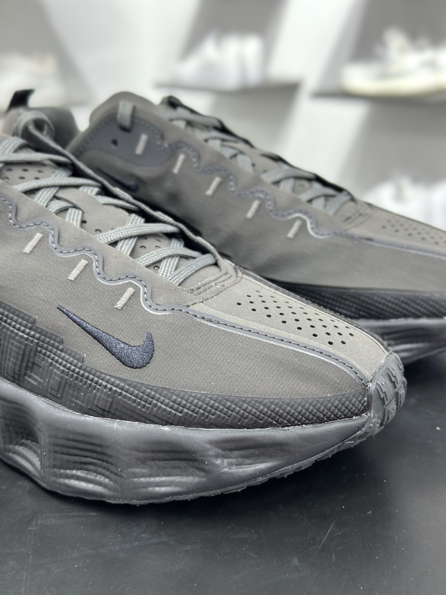 Nike Vomero Premium 耐克顶级迈柔」路跑鞋 HQ2863-300-Chinese wholesaler seller Clothes Bags handbags wholesale Shoes High Quatity wholesaler seller Cheap Sneakers from China Factory Chinese suppliers china wholesale clothing wholesaler seller Nike Vomero Premium 耐克顶级迈柔」路跑鞋 HQ2863-300