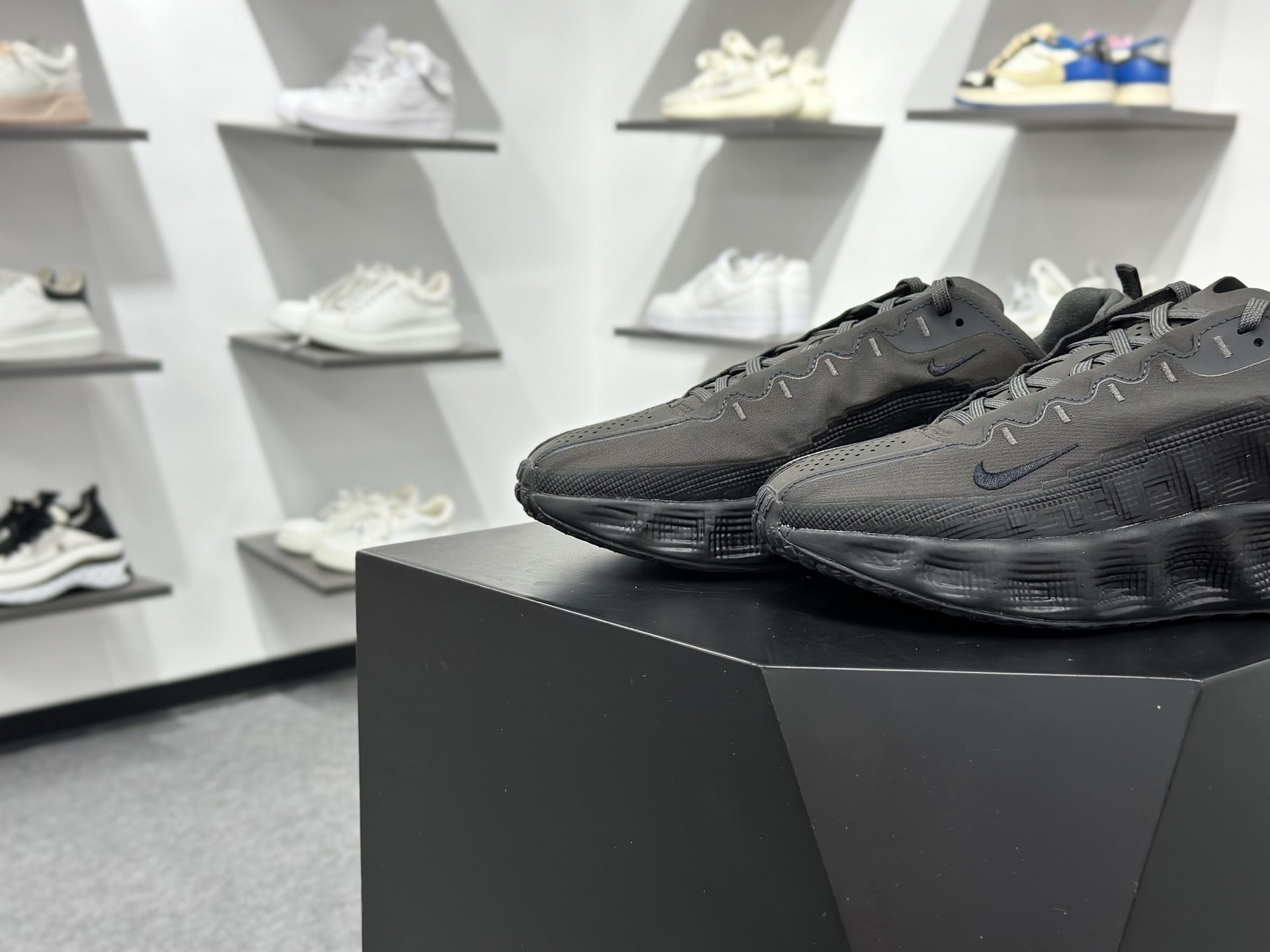 Nike Vomero Premium 耐克顶级迈柔」路跑鞋 HQ2863-300-Chinese wholesaler seller Clothes Bags handbags wholesale Shoes High Quatity wholesaler seller Cheap Sneakers from China Factory Chinese suppliers china wholesale clothing wholesaler seller Nike Vomero Premium 耐克顶级迈柔」路跑鞋 HQ2863-300