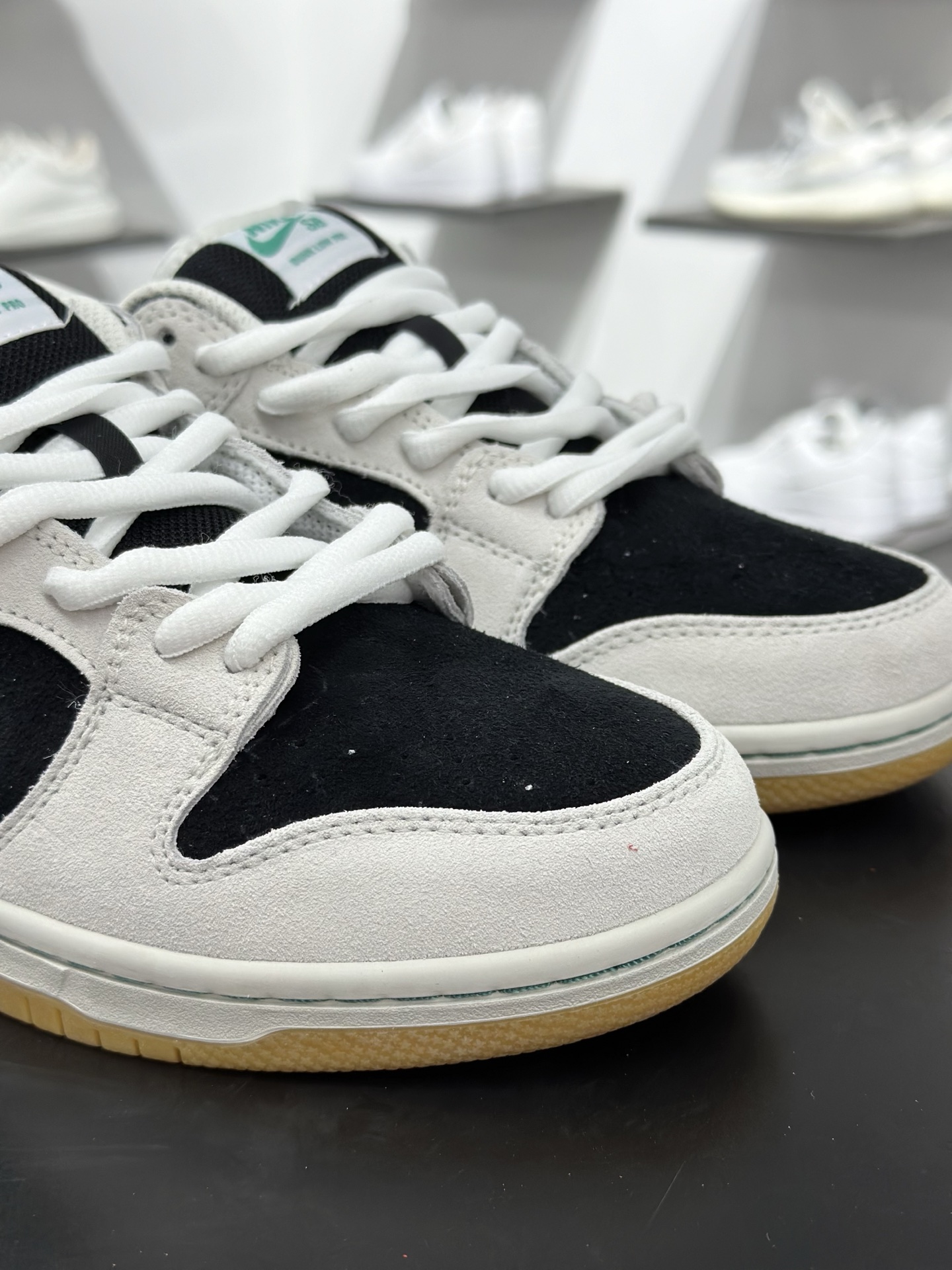 Nike SB Dunk Low 灰绿生胶 HF3704-001