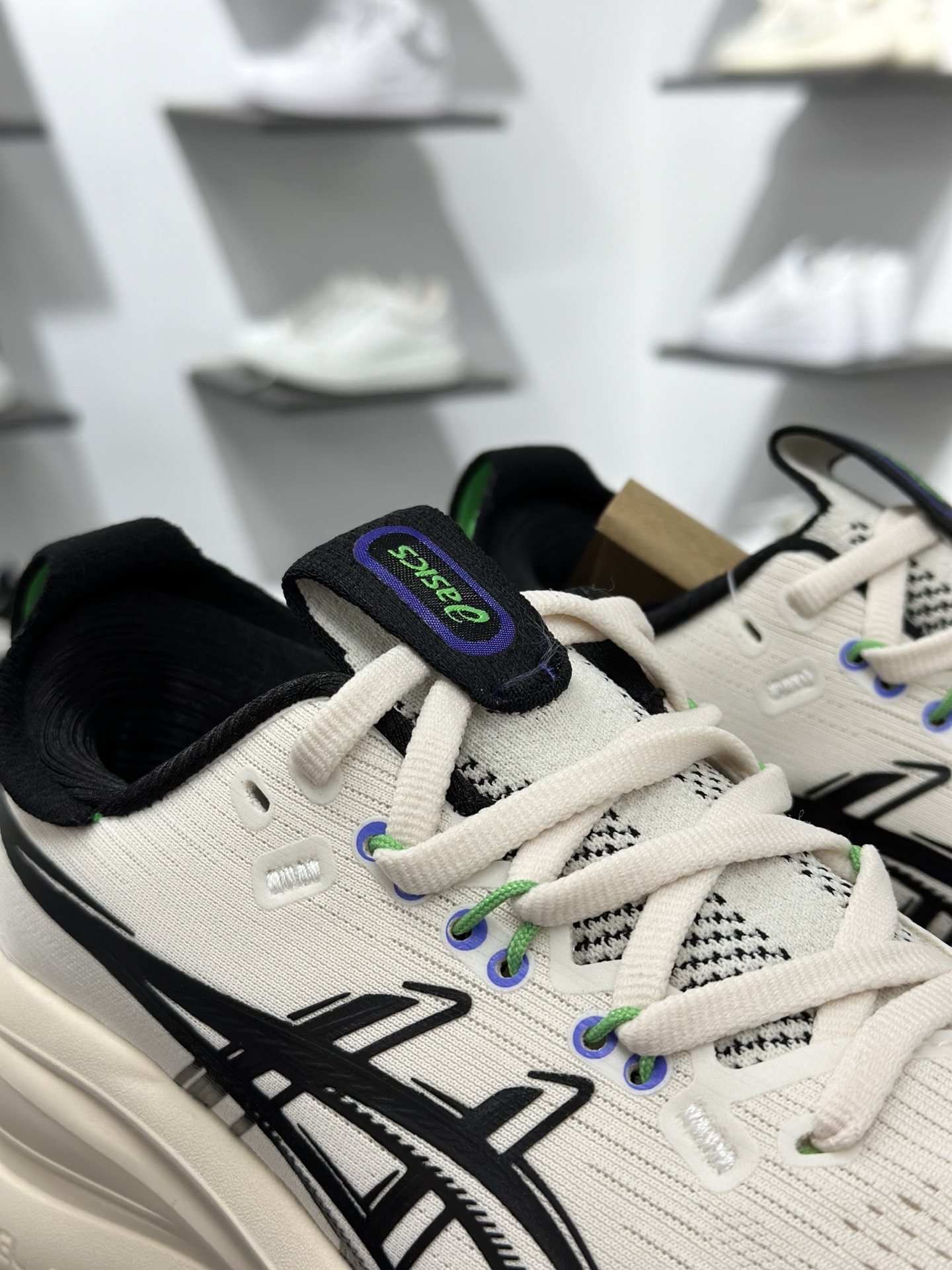Asics GEL-NIMBUS 28 LITE-SHOW CN 亚瑟士运动休闲透气专业网球鞋轻量舒适透气材质 1011C127-800-Chinese wholesaler seller Clothes Bags handbags wholesale Shoes High Quatity wholesaler seller Cheap Sneakers from China Factory Chinese suppliers china wholesale clothing wholesaler seller Asics GEL-NIMBUS 28 LITE-SHOW CN 亚瑟士运动休闲透气专业网球鞋轻量舒适透气材质 1011C127-800