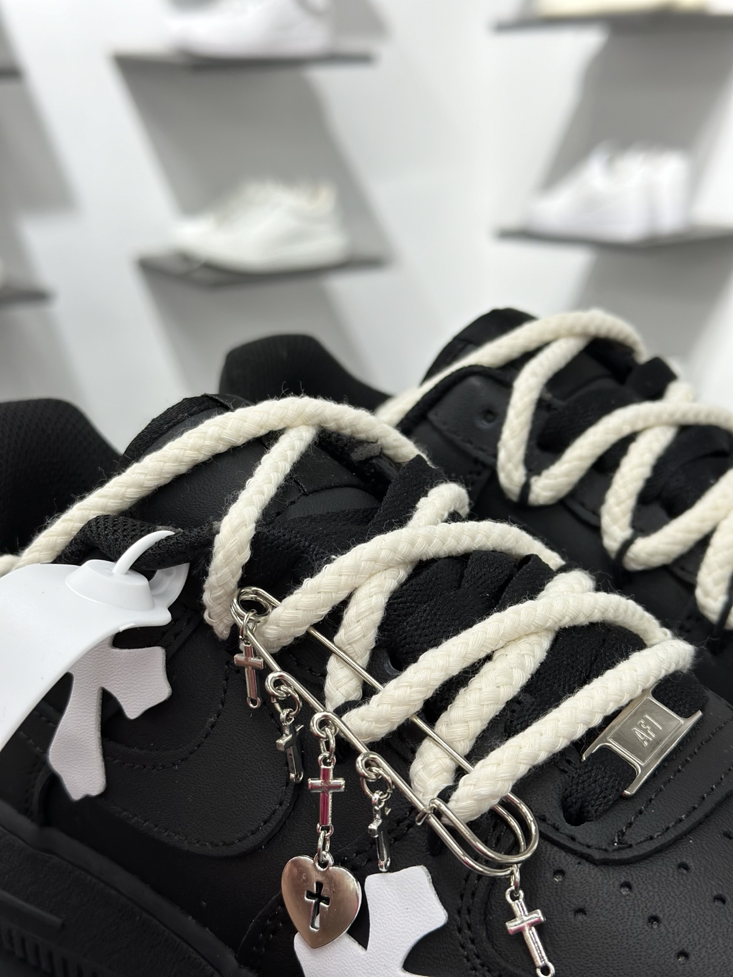 Nike Air Force 1 Low 克罗心 解构绑带 CW2288-111-Chinese wholesaler seller Clothes Bags handbags wholesale Shoes High Quatity wholesaler seller Cheap Sneakers from China Factory Chinese suppliers china wholesale clothing wholesaler seller Nike Air Force 1 Low 克罗心 解构绑带 CW2288-111