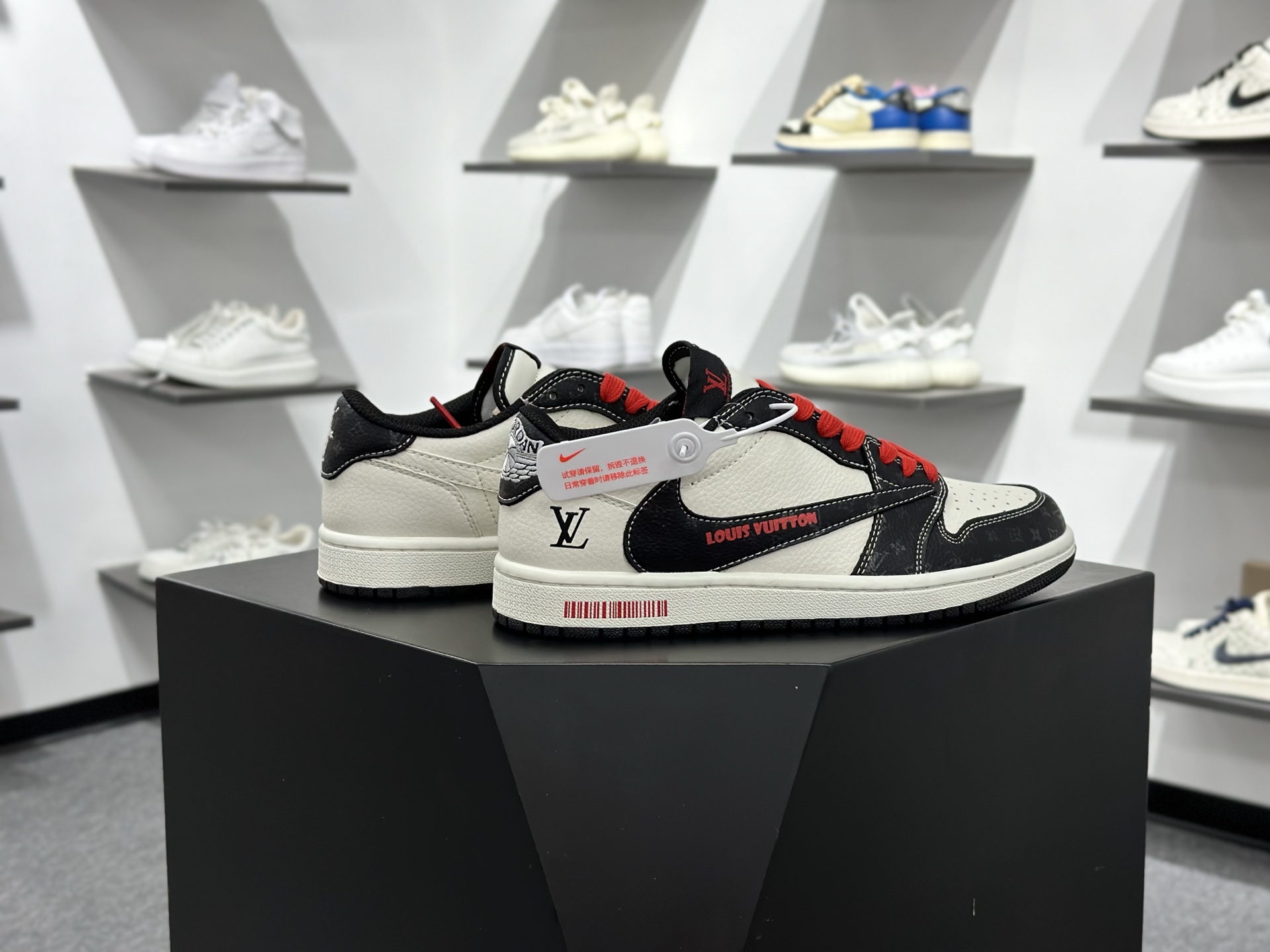 Travis Scott x Fragment Design x Air Jordan 1 Low SP AJ1 乔1联名 白黑压纹 低帮文化休闲板鞋 DZ2688-008-Chinese wholesaler seller Clothes Bags handbags wholesale Shoes High Quatity wholesaler seller Cheap Sneakers from China Factory Chinese suppliers china wholesale clothing wholesaler seller Travis Scott x Fragment Design x Air Jordan 1 Low SP AJ1 乔1联名 白黑压纹 低帮文化休闲板鞋 DZ2688-008