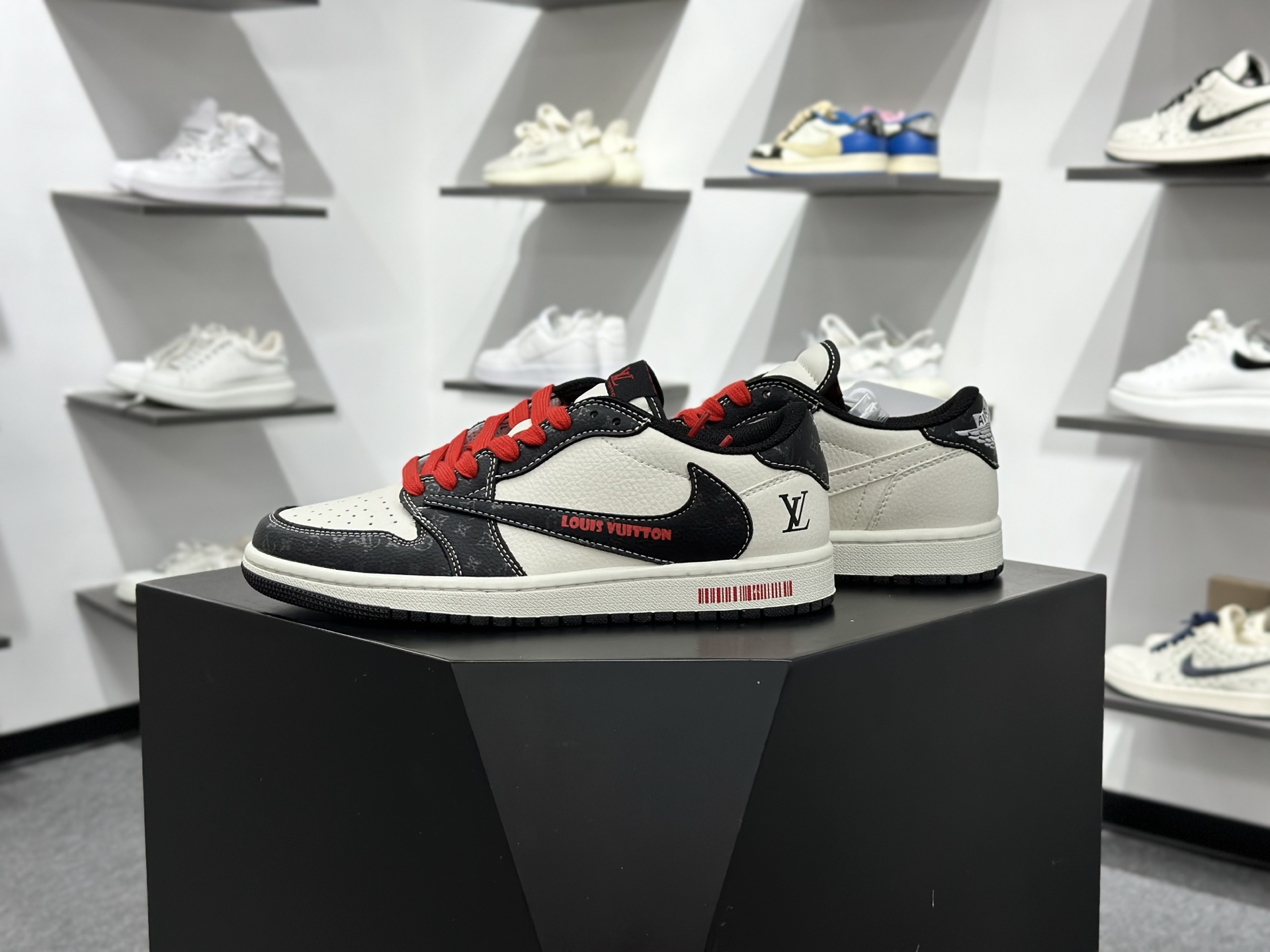 Travis Scott x Fragment Design x Air Jordan 1 Low SP AJ1 乔1联名 白黑压纹 低帮文化休闲板鞋 DZ2688-008-Chinese wholesaler seller Clothes Bags handbags wholesale Shoes High Quatity wholesaler seller Cheap Sneakers from China Factory Chinese suppliers china wholesale clothing wholesaler seller Travis Scott x Fragment Design x Air Jordan 1 Low SP AJ1 乔1联名 白黑压纹 低帮文化休闲板鞋 DZ2688-008