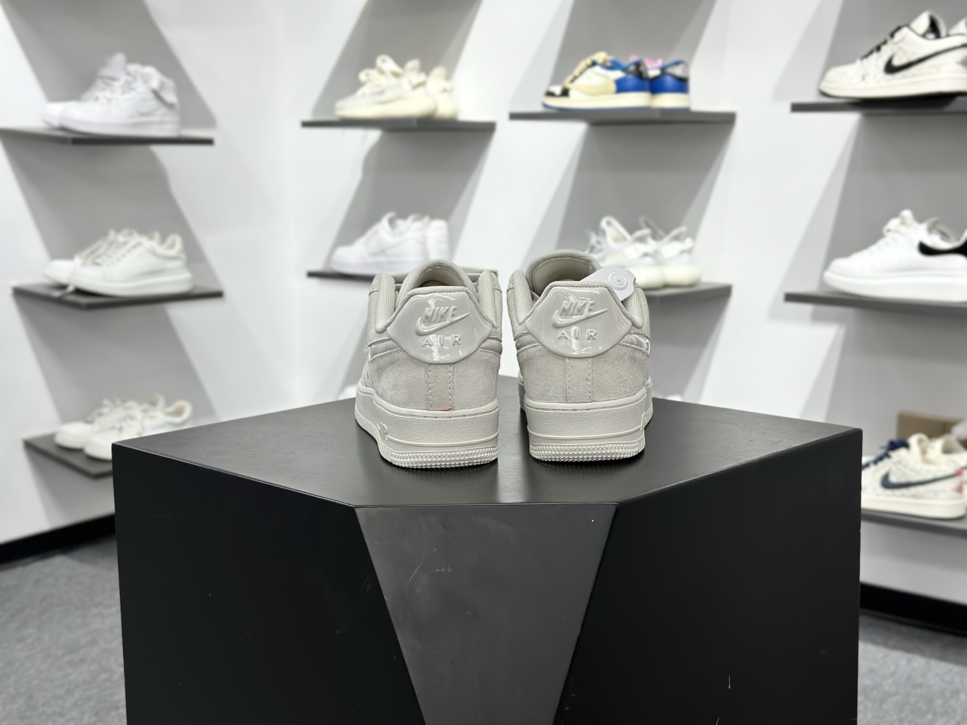NIKE AIR FORCE 1 LOW “空军一号 低帮 运动鞋 休闲鞋 HV4406-001-Chinese wholesaler seller Clothes Bags handbags wholesale Shoes High Quatity wholesaler seller Cheap Sneakers from China Factory Chinese suppliers china wholesale clothing wholesaler seller NIKE AIR FORCE 1 LOW “空军一号 低帮 运动鞋 休闲鞋 HV4406-001