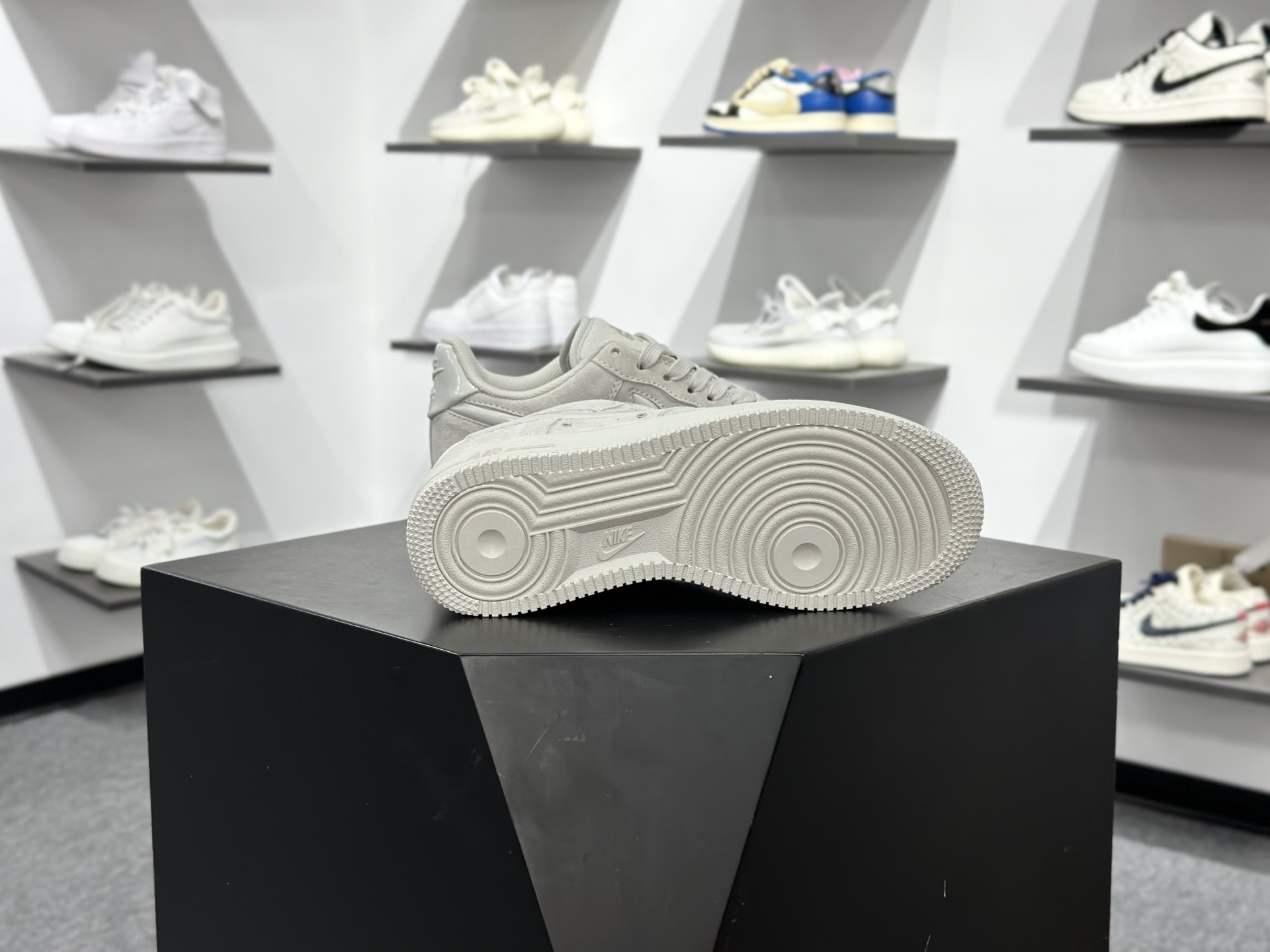 NIKE AIR FORCE 1 LOW “空军一号 低帮 运动鞋 休闲鞋 HV4406-001-Chinese wholesaler seller Clothes Bags handbags wholesale Shoes High Quatity wholesaler seller Cheap Sneakers from China Factory Chinese suppliers china wholesale clothing wholesaler seller NIKE AIR FORCE 1 LOW “空军一号 低帮 运动鞋 休闲鞋 HV4406-001