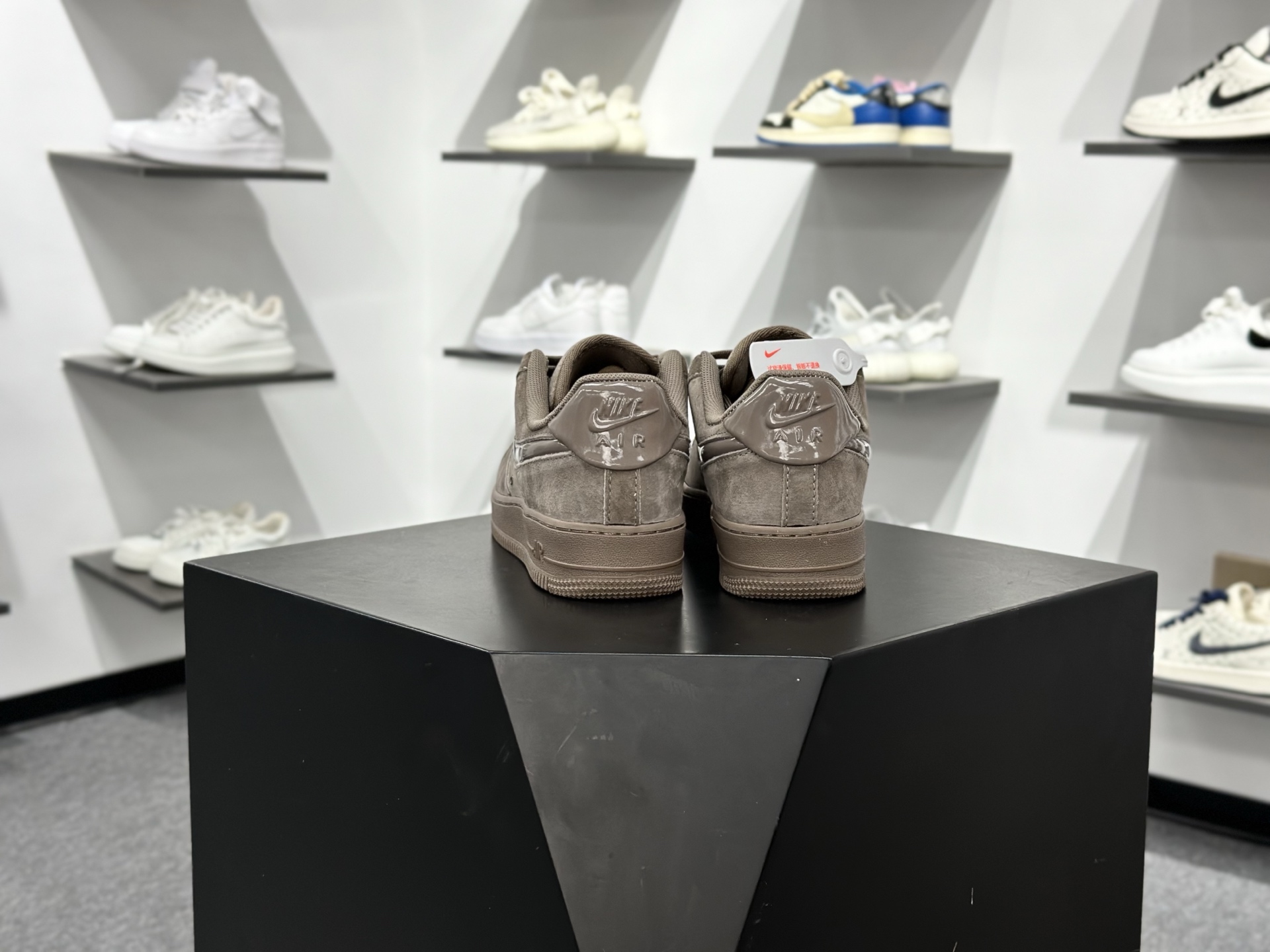 NIKE AIR FORCE 1 LOW “空军一号 低帮 运动鞋 休闲鞋 HV4406-200-Chinese wholesaler seller Clothes Bags handbags wholesale Shoes High Quatity wholesaler seller Cheap Sneakers from China Factory Chinese suppliers china wholesale clothing wholesaler seller NIKE AIR FORCE 1 LOW “空军一号 低帮 运动鞋 休闲鞋 HV4406-200