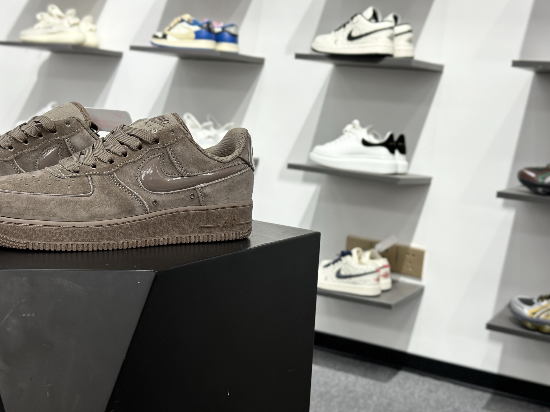 NIKE AIR FORCE 1 LOW “空军一号 低帮 运动鞋 休闲鞋 HV4406-200-Chinese wholesaler seller Clothes Bags handbags wholesale Shoes High Quatity wholesaler seller Cheap Sneakers from China Factory Chinese suppliers china wholesale clothing wholesaler seller NIKE AIR FORCE 1 LOW “空军一号 低帮 运动鞋 休闲鞋 HV4406-200