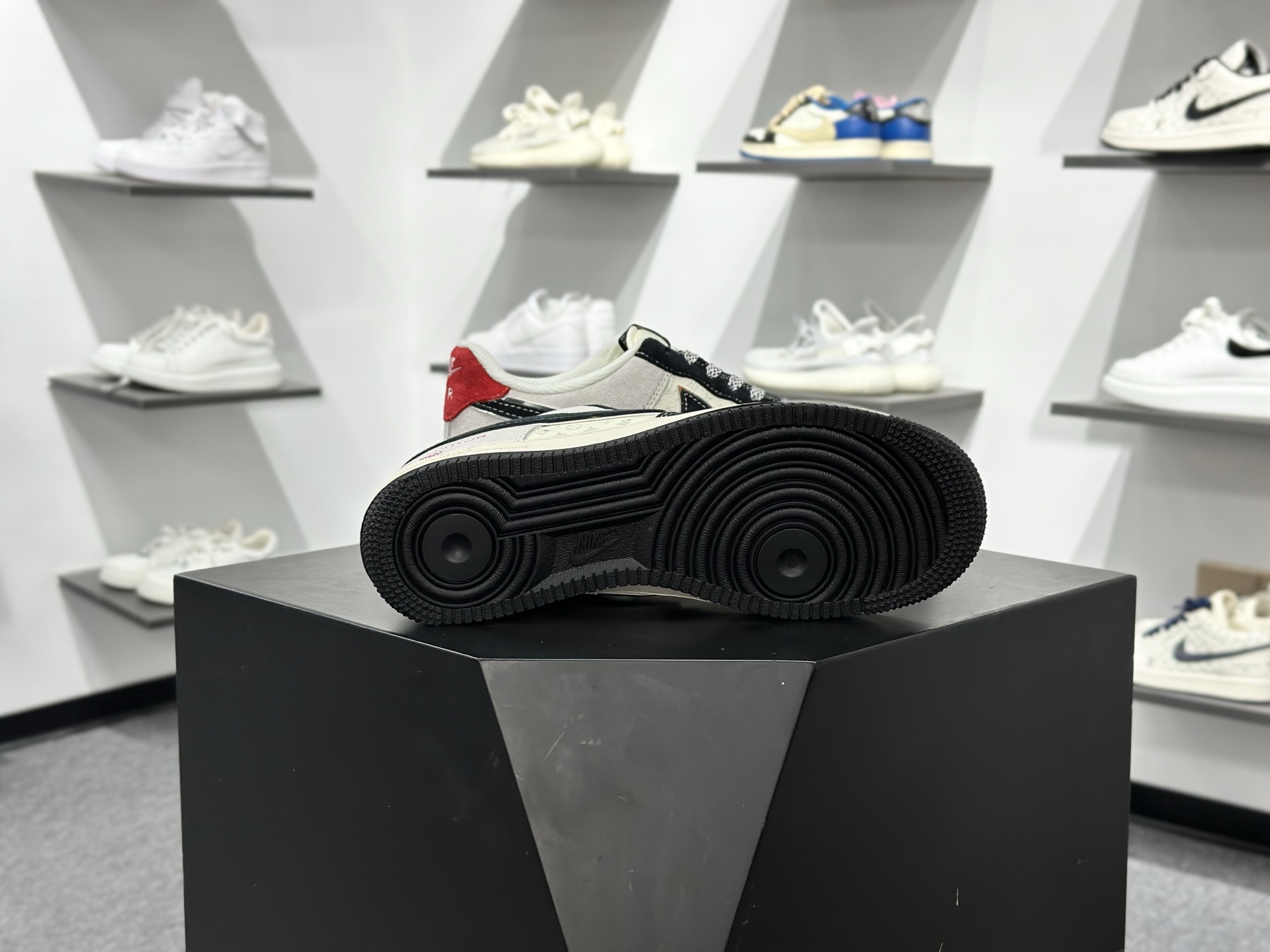 Nike Air Force1 07 low LV联名 定制空军 CX5050-Y40-Chinese wholesaler seller Clothes Bags handbags wholesale Shoes High Quatity wholesaler seller Cheap Sneakers from China Factory Chinese suppliers china wholesale clothing wholesaler seller Nike Air Force1 07 low LV联名 定制空军 CX5050-Y40
