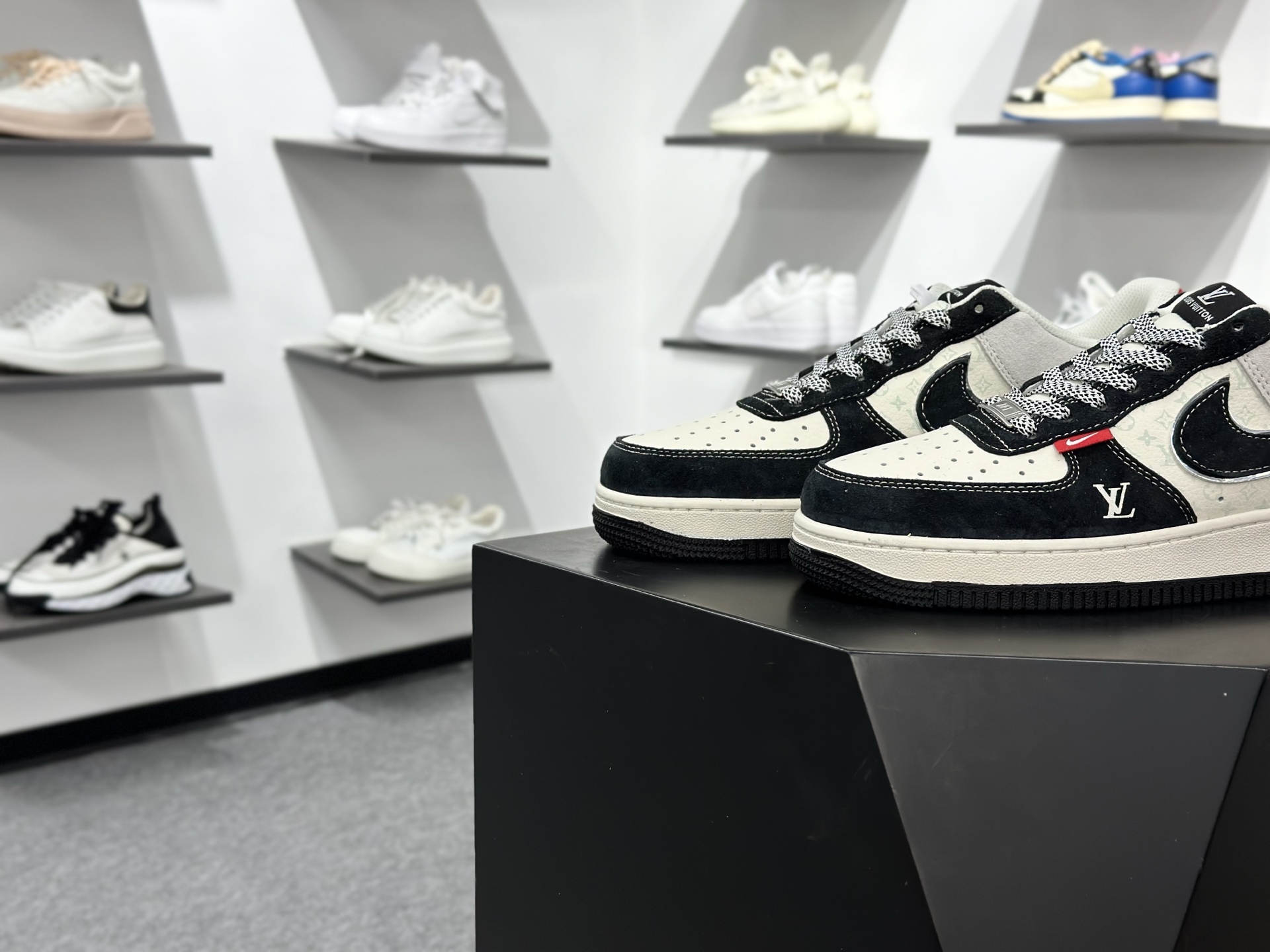 Nike Air Force1 07 low LV联名 定制空军 CX5050-Y40-Chinese wholesaler seller Clothes Bags handbags wholesale Shoes High Quatity wholesaler seller Cheap Sneakers from China Factory Chinese suppliers china wholesale clothing wholesaler seller Nike Air Force1 07 low LV联名 定制空军 CX5050-Y40