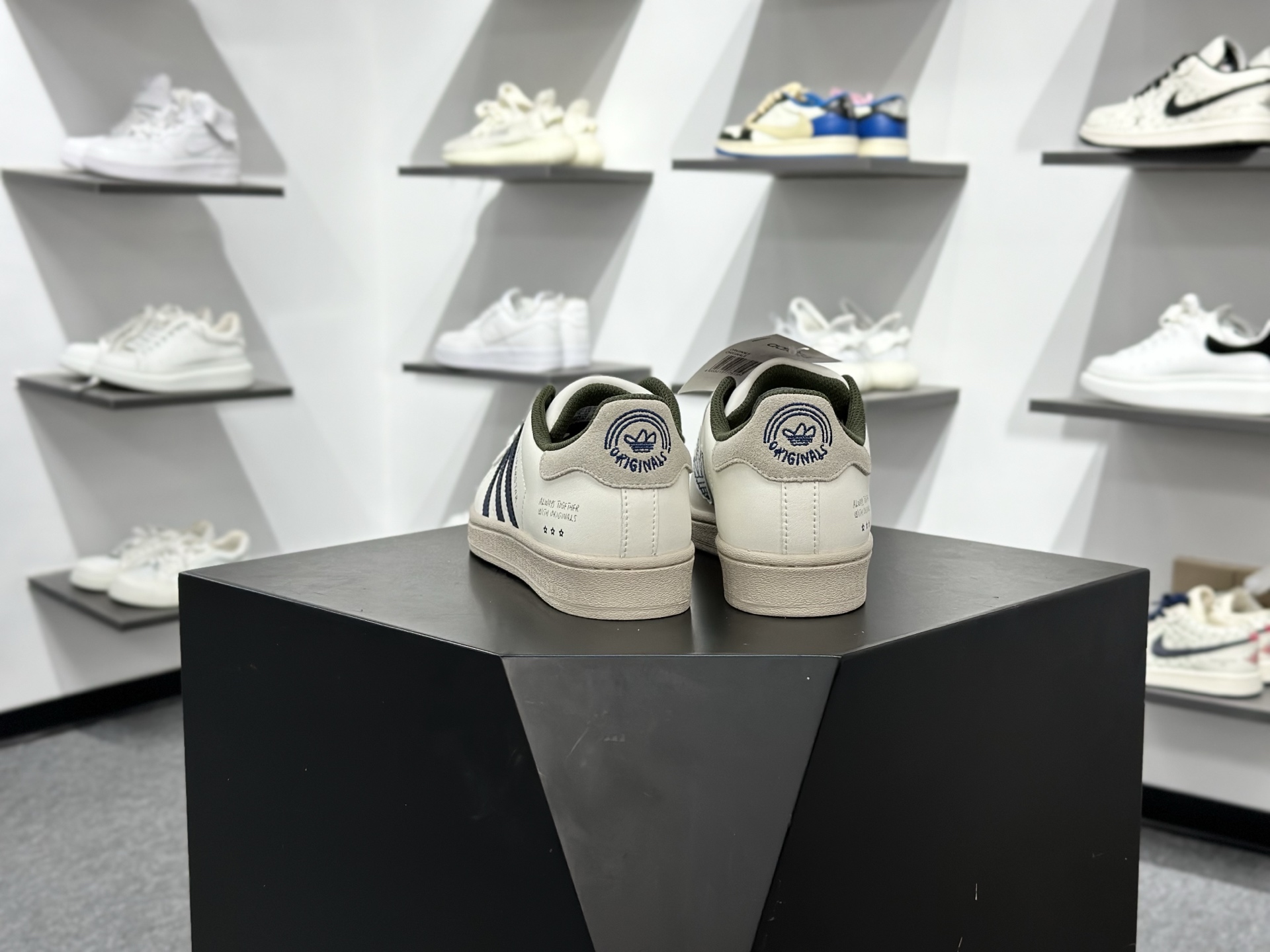 Adidas Originals Superstar 2025全新版本 贝壳头同步 IG3852