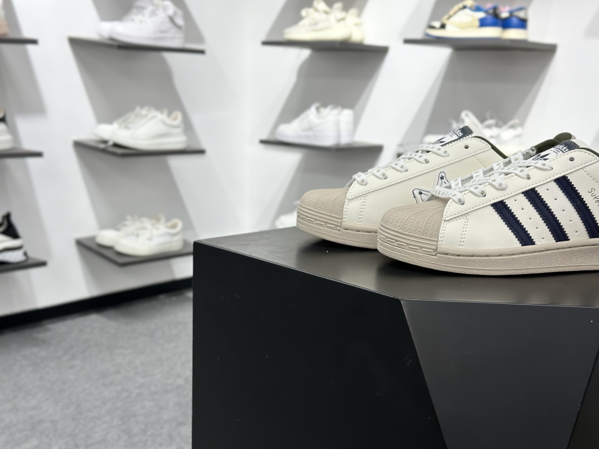 Adidas Originals Superstar 2025全新版本 贝壳头同步 IG3852