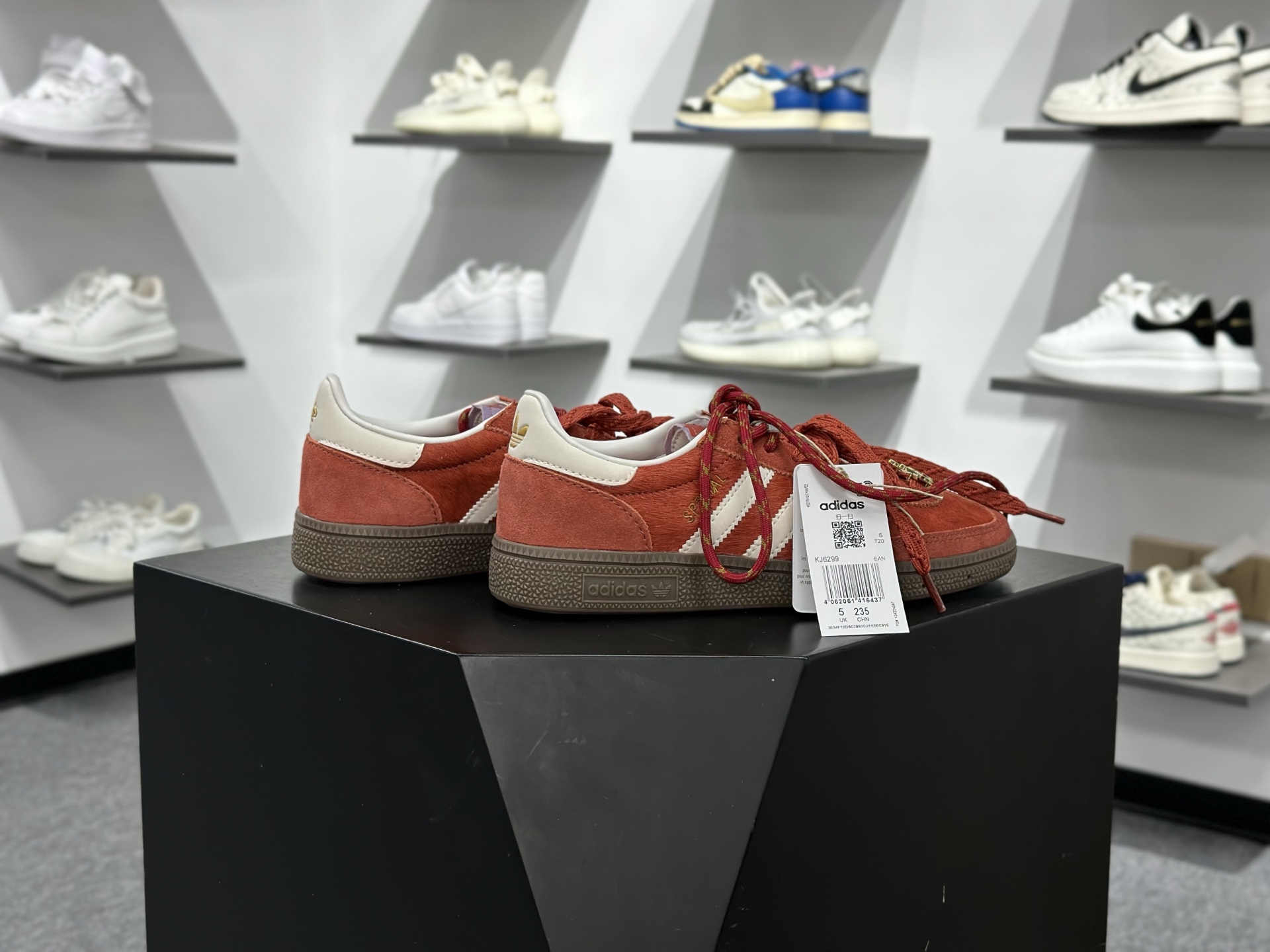 Ad Handball Spezial 复古单品 马年限定 阿迪达斯经典款复古休闲板鞋 KJ6299