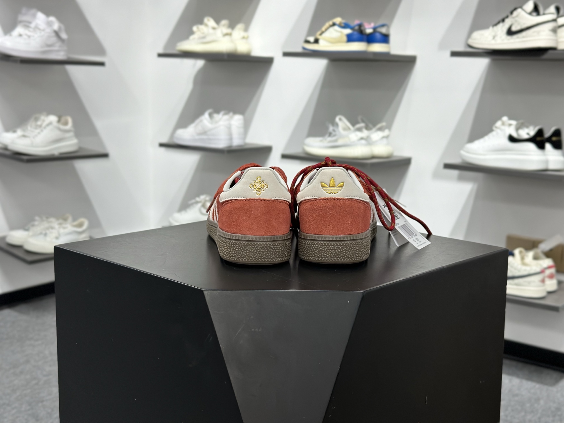 Ad Handball Spezial 复古单品 马年限定 阿迪达斯经典款复古休闲板鞋 KJ6299