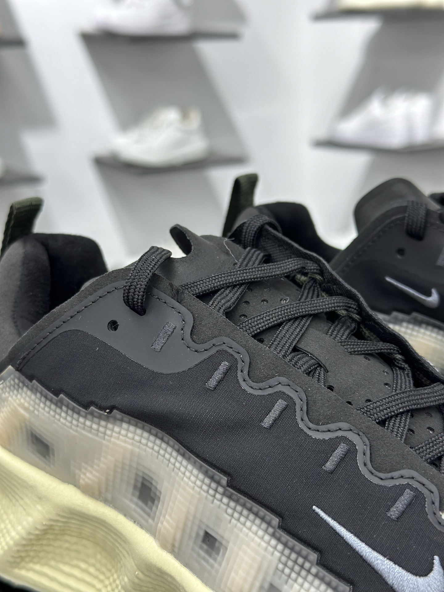 Nike NIKE AVA ROVER HS耐克顶级迈柔」路跑鞋 通过超强缓震与舒适度的全面提升令跑步更加轻松 DX4215-003-High Quatity Cheap Brand wholesale wholesaler seller Clothes Bags handbags Sneakers Top Fashion Clothing Shoes from China Factory Chinese suppliers best Quality Beautiful Price Nike NIKE AVA ROVER HS耐克顶级迈柔」路跑鞋 通过超强缓震与舒适度的全面提升令跑步更加轻松 DX4215-003