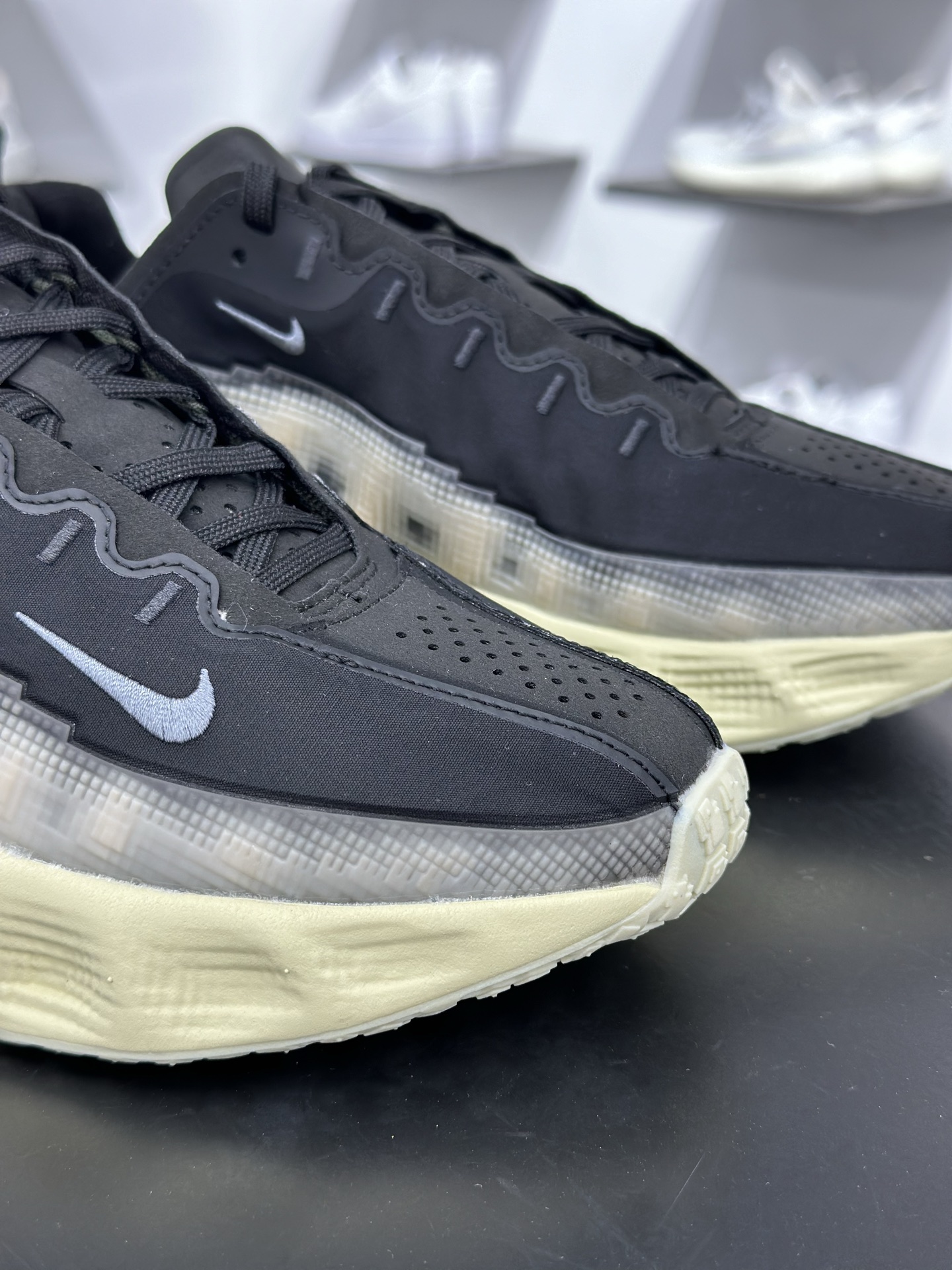 Nike NIKE AVA ROVER HS耐克顶级迈柔」路跑鞋 通过超强缓震与舒适度的全面提升令跑步更加轻松 DX4215-003-High Quatity Cheap Brand wholesale wholesaler seller Clothes Bags handbags Sneakers Top Fashion Clothing Shoes from China Factory Chinese suppliers best Quality Beautiful Price Nike NIKE AVA ROVER HS耐克顶级迈柔」路跑鞋 通过超强缓震与舒适度的全面提升令跑步更加轻松 DX4215-003