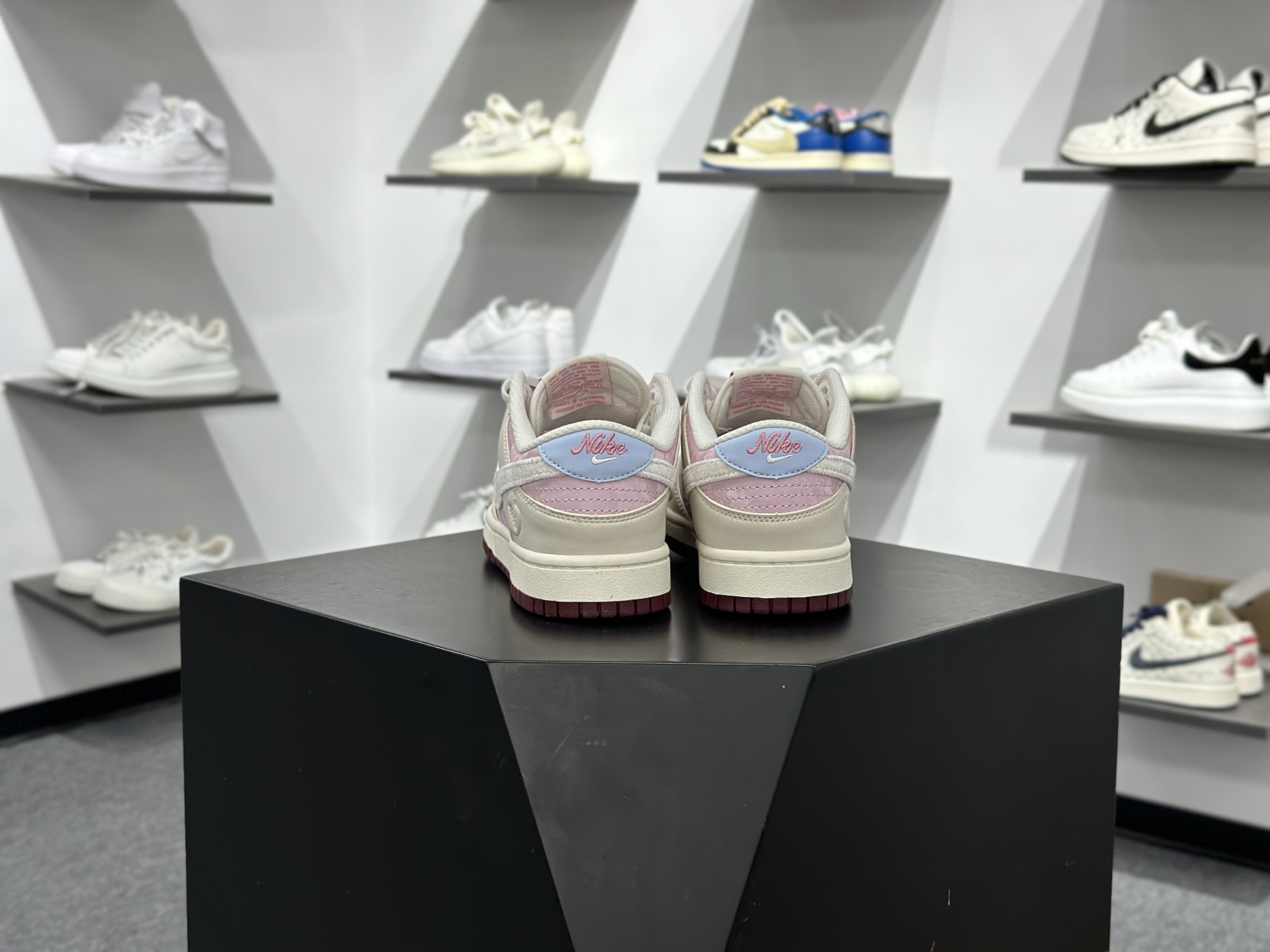 NIKE SB Dunk Low IQ1145-610