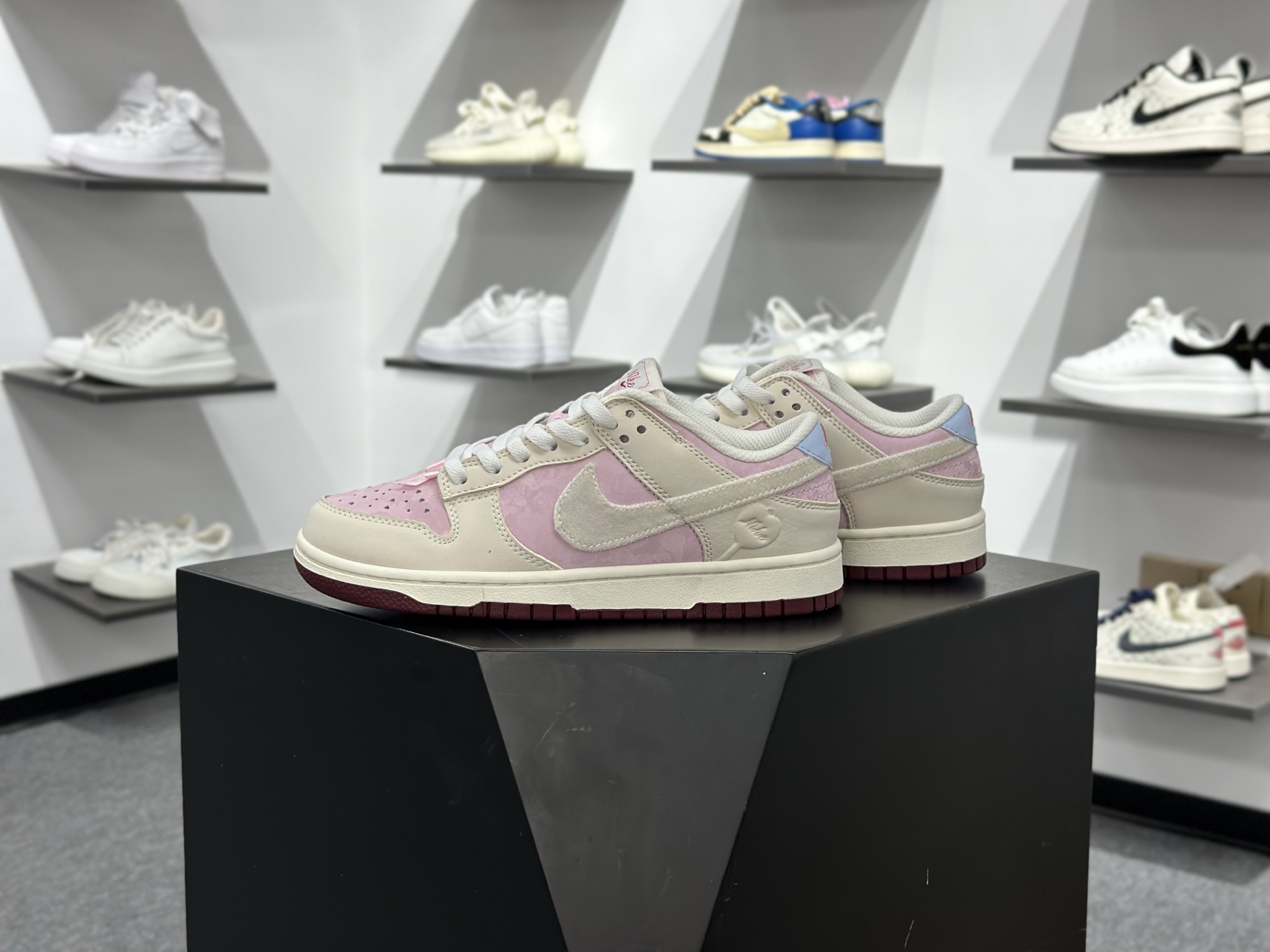 NIKE SB Dunk Low IQ1145-610