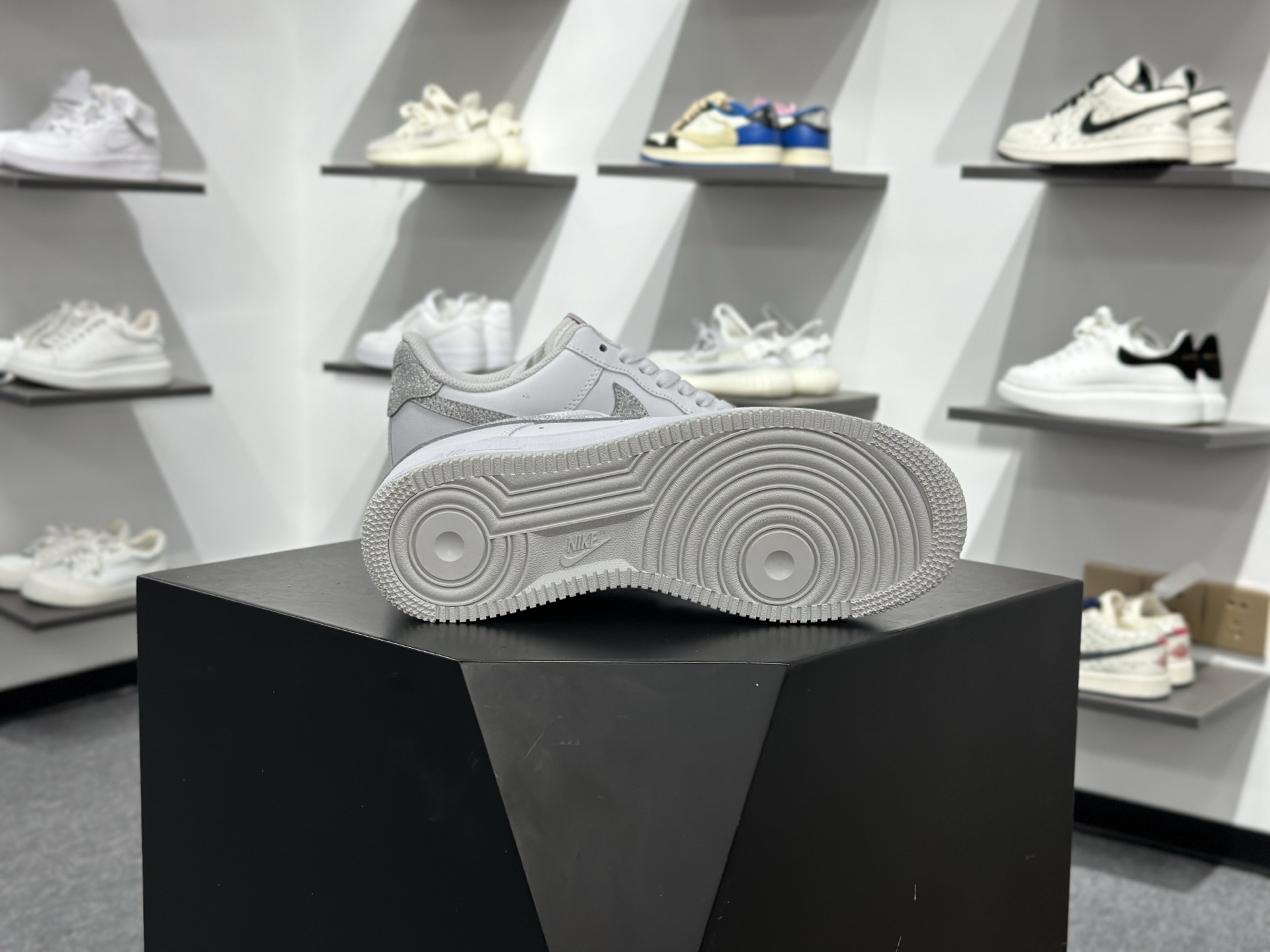 Air Force 1 Low 永不止步 黑白橙解构 经典休闲运动板鞋 ZH0316-156-Chinese wholesaler seller Clothes Bags handbags wholesale Shoes High Quatity wholesaler seller Cheap Sneakers from China Factory Chinese suppliers china wholesale clothing wholesaler seller Air Force 1 Low 永不止步 黑白橙解构 经典休闲运动板鞋 ZH0316-156