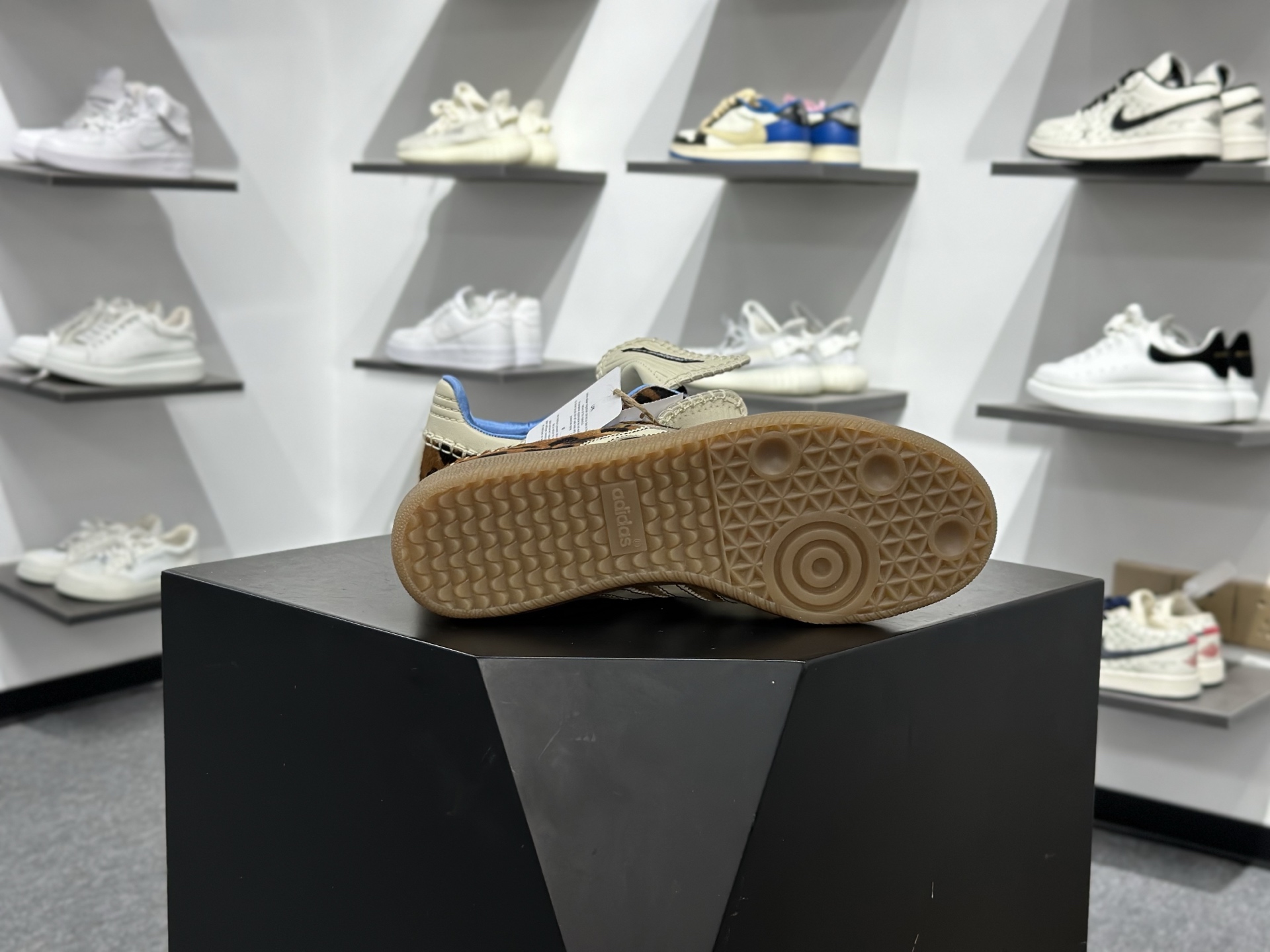 Wales Bonner x AD 阿迪 Samba 桑巴联名款 低帮休闲板鞋 IE0578-Top High Quatity Cheap Sneakers Fashion Clothing Clothes Bags handbags Shoes of all Brand wholesale With The best Quality And Beautiful Price from China Factory Chinese suppliers wholesaler seller Wales Bonner x AD 阿迪 Samba 桑巴联名款 低帮休闲板鞋 IE0578