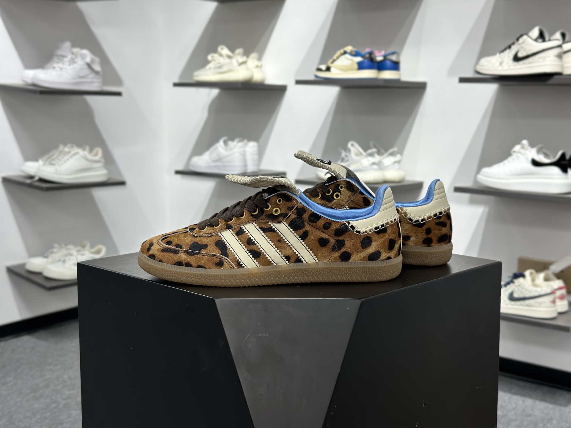 Wales Bonner x AD 阿迪 Samba 桑巴联名款 低帮休闲板鞋 IE0578-Top High Quatity Cheap Sneakers Fashion Clothing Clothes Bags handbags Shoes of all Brand wholesale With The best Quality And Beautiful Price from China Factory Chinese suppliers wholesaler seller Wales Bonner x AD 阿迪 Samba 桑巴联名款 低帮休闲板鞋 IE0578