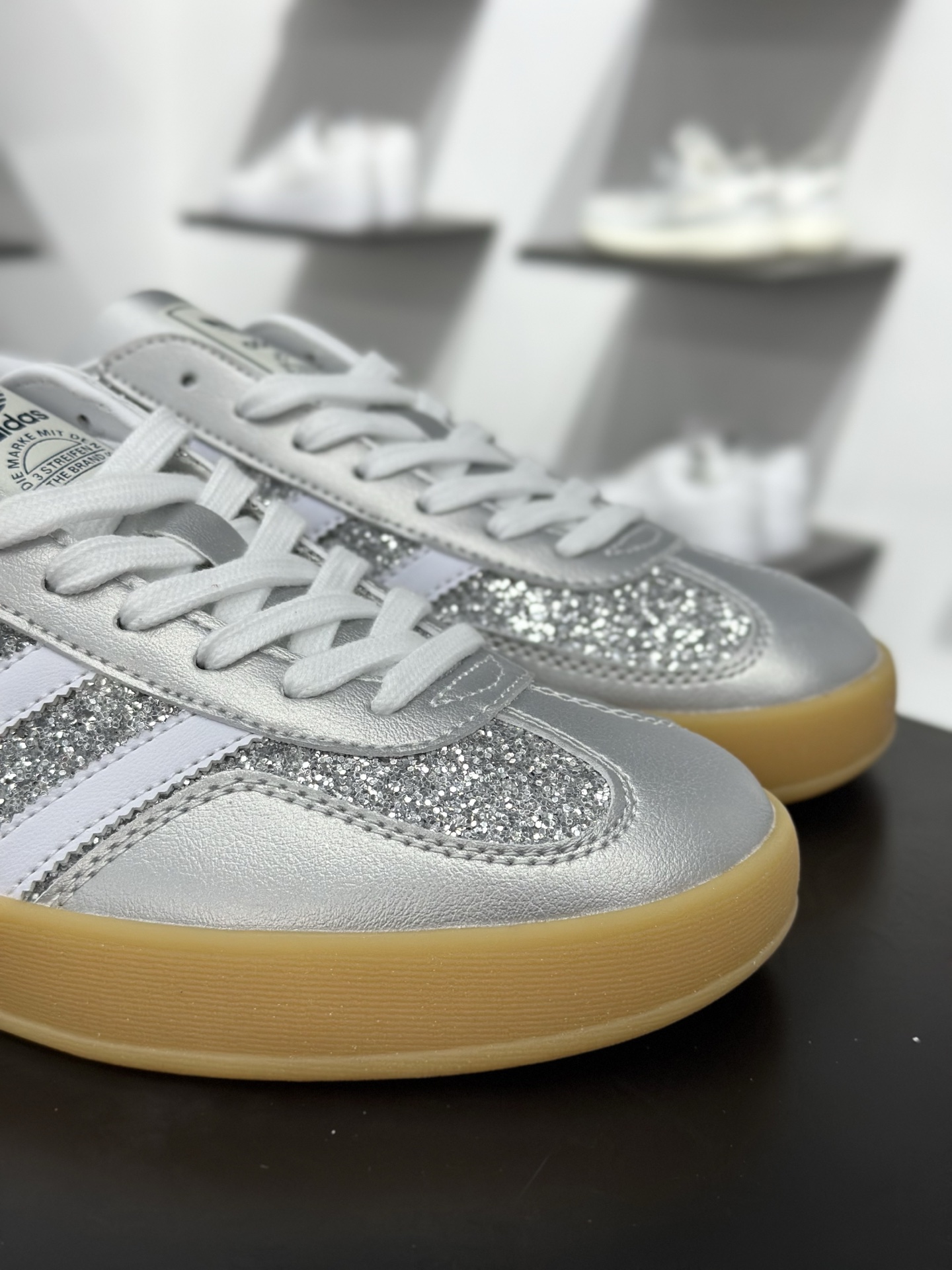 Adidas originals Gazelle Indoor GL复古单品 JR1288-Top High Quatity Cheap Sneakers Fashion Clothing Clothes Bags handbags Shoes of all Brand wholesale With The best Quality And Beautiful Price from China Factory Chinese suppliers wholesaler seller Adidas originals Gazelle Indoor GL复古单品 JR1288