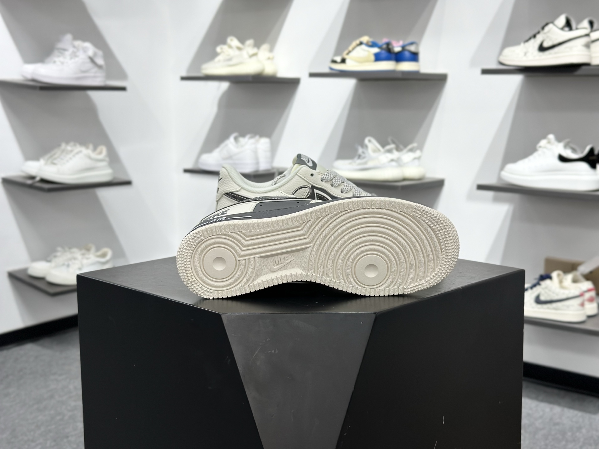 NIKE AIR FORCE 1‘07 LV8 SM6688-107-Top High Quatity Cheap Sneakers Fashion Clothing Clothes Bags handbags Shoes of all Brand wholesale With The best Quality And Beautiful Price from China Factory Chinese suppliers wholesaler seller NIKE AIR FORCE 1‘07 LV8 SM6688-107