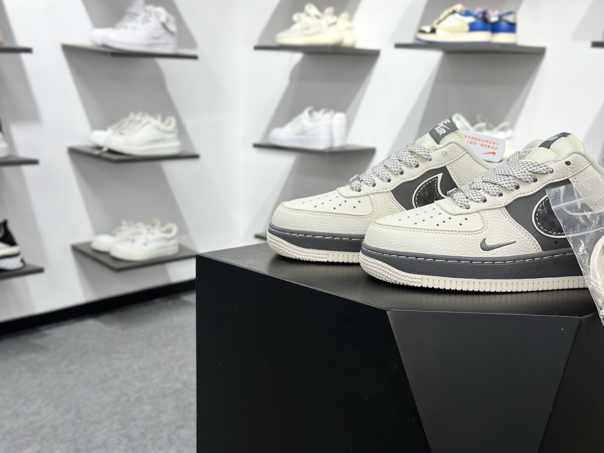 NIKE AIR FORCE 1‘07 LV8 SM6688-107-Top High Quatity Cheap Sneakers Fashion Clothing Clothes Bags handbags Shoes of all Brand wholesale With The best Quality And Beautiful Price from China Factory Chinese suppliers wholesaler seller NIKE AIR FORCE 1‘07 LV8 SM6688-107