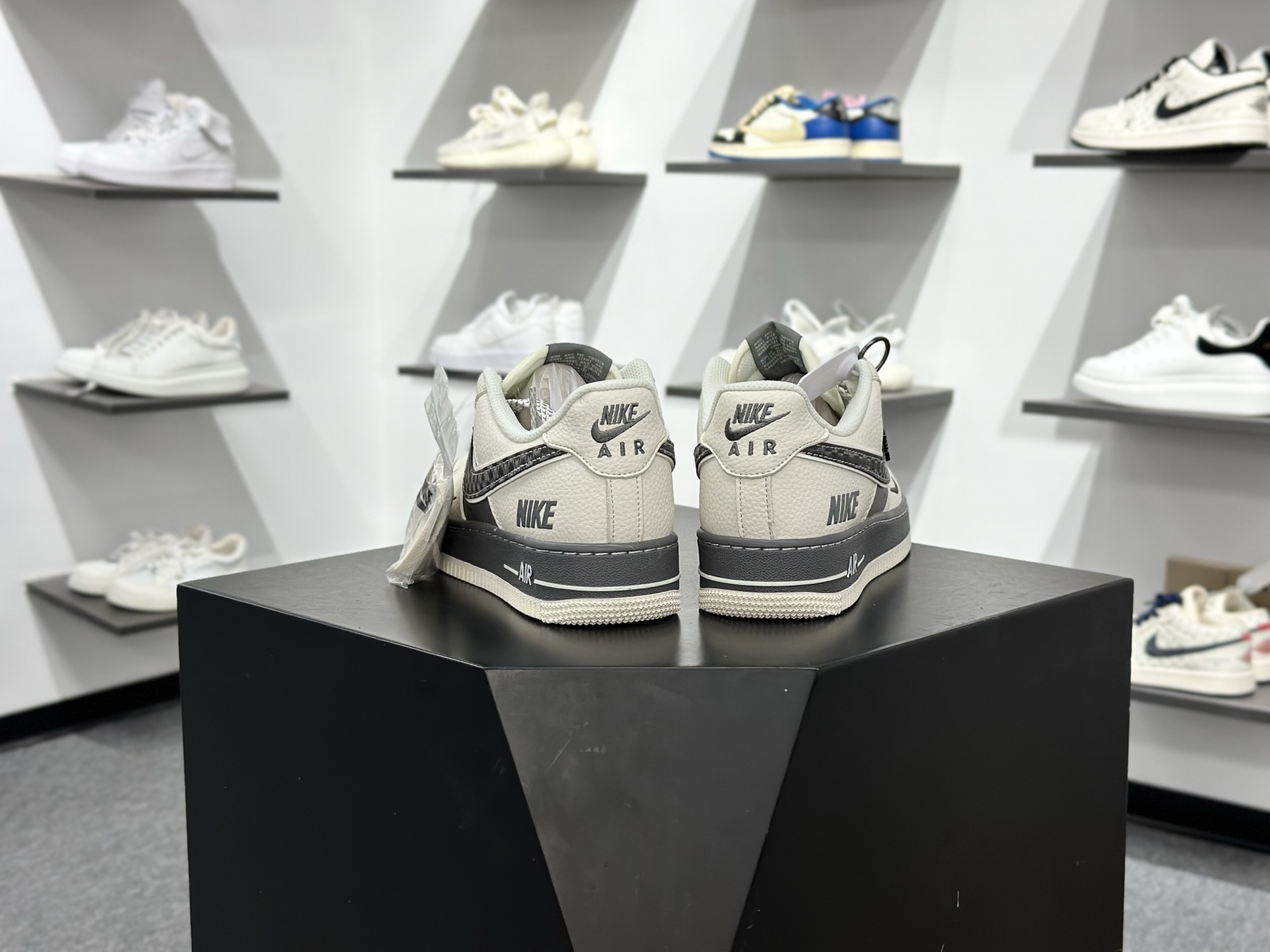NIKE AIR FORCE 1‘07 LV8 SM6688-107-Top High Quatity Cheap Sneakers Fashion Clothing Clothes Bags handbags Shoes of all Brand wholesale With The best Quality And Beautiful Price from China Factory Chinese suppliers wholesaler seller NIKE AIR FORCE 1‘07 LV8 SM6688-107