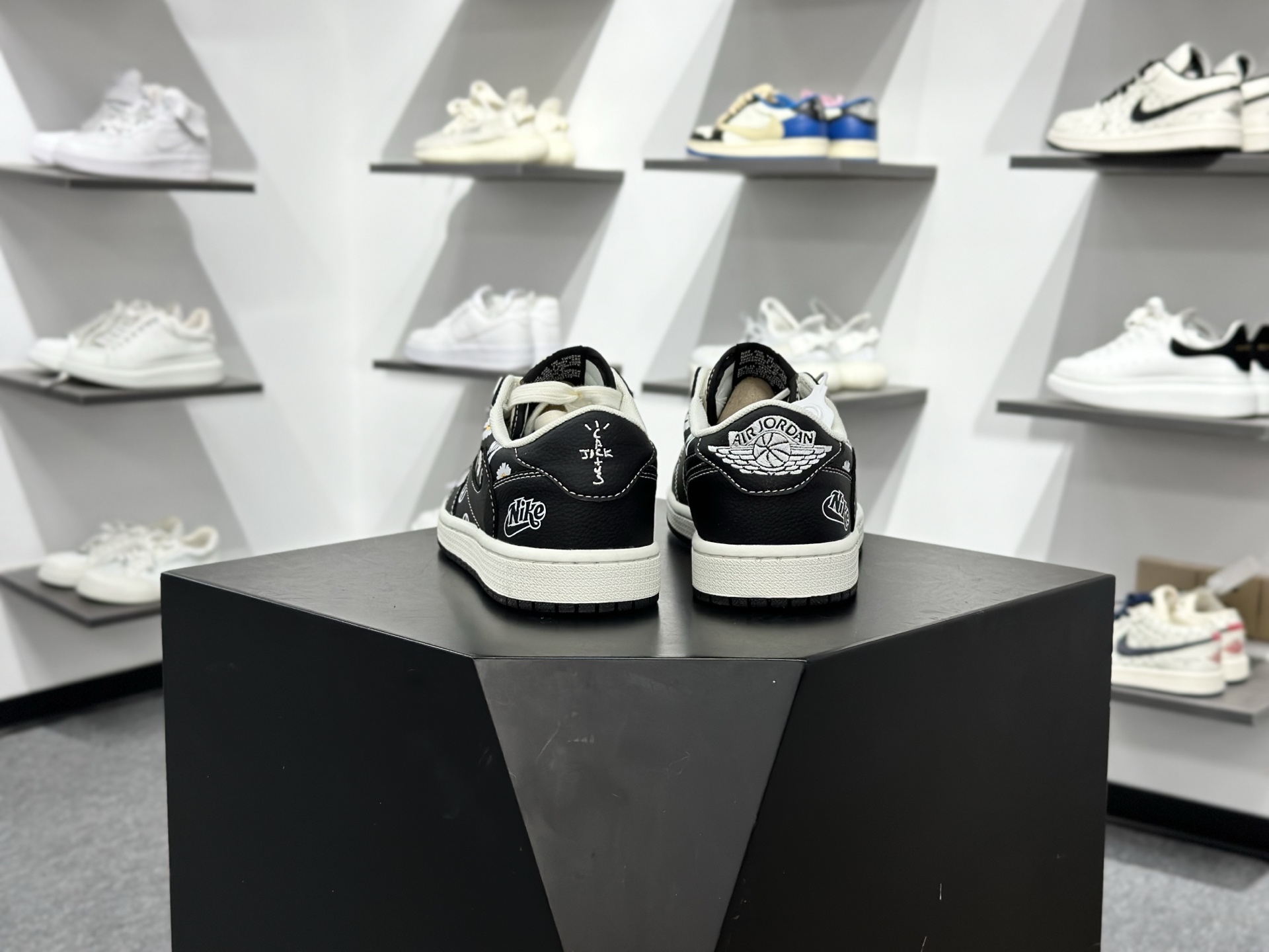 Nike Air Jordan 1 Low 定制配色 LV联名 定制AJ联名-高端定制 低帮复古文化板鞋 DZ2688-011-Top High Quatity Cheap Sneakers Fashion Clothing Clothes Bags handbags Shoes of all Brand wholesale With The best Quality And Beautiful Price from China Factory Chinese suppliers wholesaler seller Nike Air Jordan 1 Low 定制配色 LV联名 定制AJ联名-高端定制 低帮复古文化板鞋 DZ2688-011