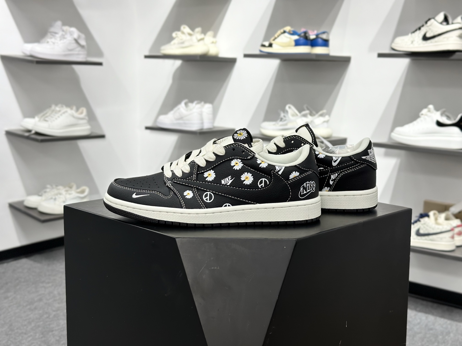 Nike Air Jordan 1 Low 定制配色 LV联名 定制AJ联名-高端定制 低帮复古文化板鞋 DZ2688-011-Top High Quatity Cheap Sneakers Fashion Clothing Clothes Bags handbags Shoes of all Brand wholesale With The best Quality And Beautiful Price from China Factory Chinese suppliers wholesaler seller Nike Air Jordan 1 Low 定制配色 LV联名 定制AJ联名-高端定制 低帮复古文化板鞋 DZ2688-011