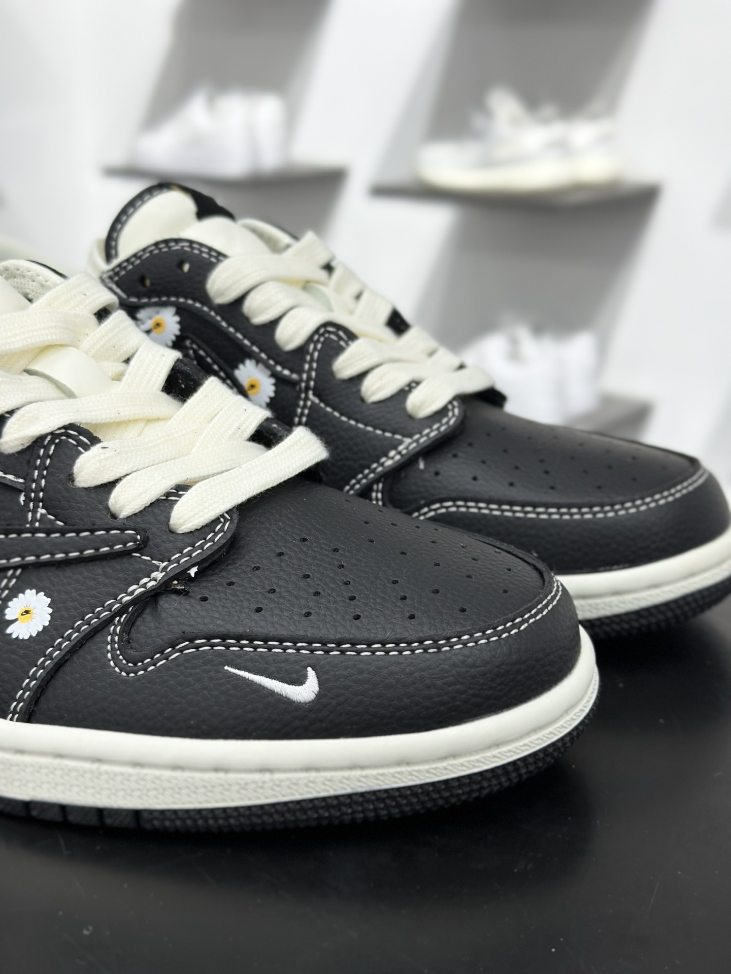 Nike Air Jordan 1 Low 定制配色 LV联名 定制AJ联名-高端定制 低帮复古文化板鞋 DZ2688-011-Top High Quatity Cheap Sneakers Fashion Clothing Clothes Bags handbags Shoes of all Brand wholesale With The best Quality And Beautiful Price from China Factory Chinese suppliers wholesaler seller Nike Air Jordan 1 Low 定制配色 LV联名 定制AJ联名-高端定制 低帮复古文化板鞋 DZ2688-011