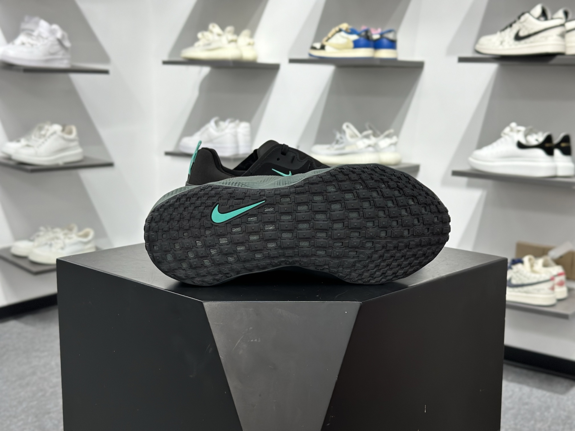 Nike NIKE AVA ROVER HS耐克顶级迈柔路跑鞋 DX4215-006-Top High Quatity Cheap Sneakers Fashion Clothing Clothes Bags handbags Shoes of all Brand wholesale With The best Quality And Beautiful Price from China Factory Chinese suppliers wholesaler seller Nike NIKE AVA ROVER HS耐克顶级迈柔路跑鞋 DX4215-006
