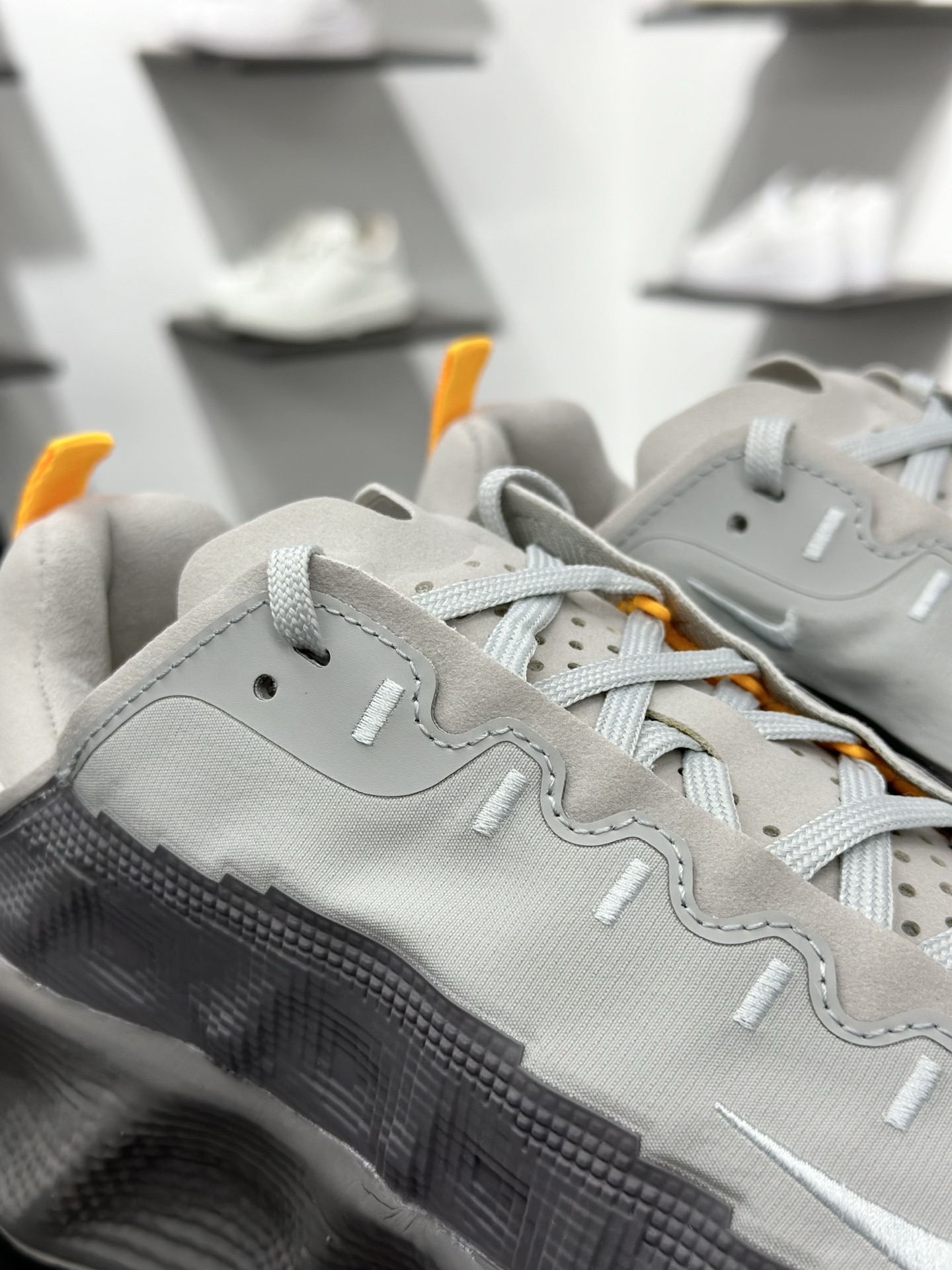 Nike Vomero Premium 耐克顶级迈柔路跑鞋 DX4215-004-Top High Quatity Cheap Sneakers Fashion Clothing Clothes Bags handbags Shoes of all Brand wholesale With The best Quality And Beautiful Price from China Factory Chinese suppliers wholesaler seller Nike Vomero Premium 耐克顶级迈柔路跑鞋 DX4215-004