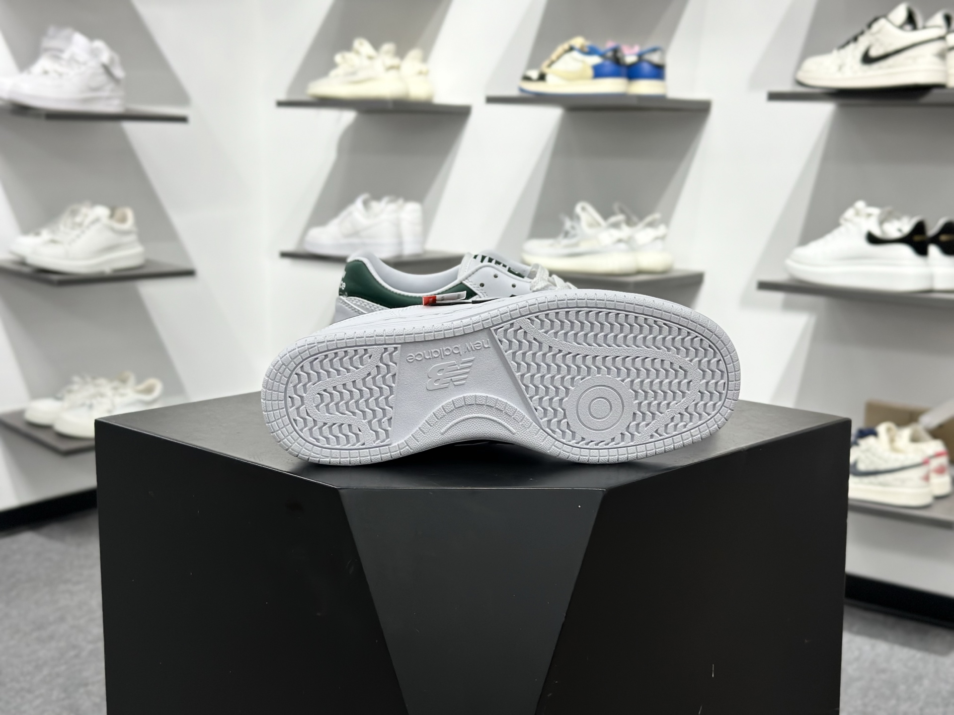 New Balance NB 480 二层牛皮人造革 轻便舒适 减震耐磨 低帮 板鞋 男女同款 BB480L-Top High Quatity Cheap Sneakers Fashion Clothing Clothes Bags handbags Shoes of all Brand wholesale With The best Quality And Beautiful Price from China Factory Chinese suppliers wholesaler seller New Balance NB 480 二层牛皮人造革 轻便舒适 减震耐磨 低帮 板鞋 男女同款 BB480L
