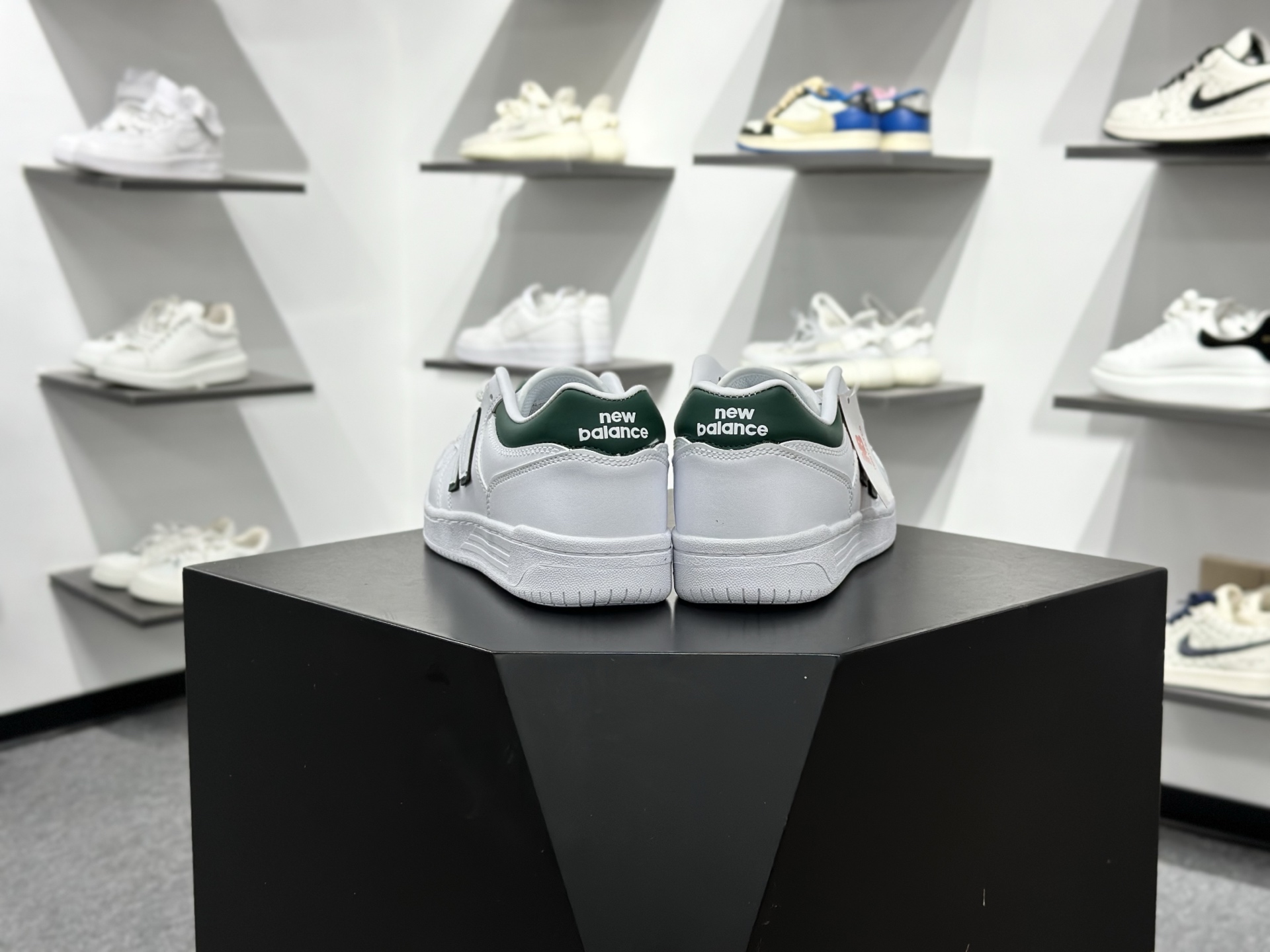 New Balance NB 480 二层牛皮人造革 轻便舒适 减震耐磨 低帮 板鞋 男女同款 BB480L-Top High Quatity Cheap Sneakers Fashion Clothing Clothes Bags handbags Shoes of all Brand wholesale With The best Quality And Beautiful Price from China Factory Chinese suppliers wholesaler seller New Balance NB 480 二层牛皮人造革 轻便舒适 减震耐磨 低帮 板鞋 男女同款 BB480L