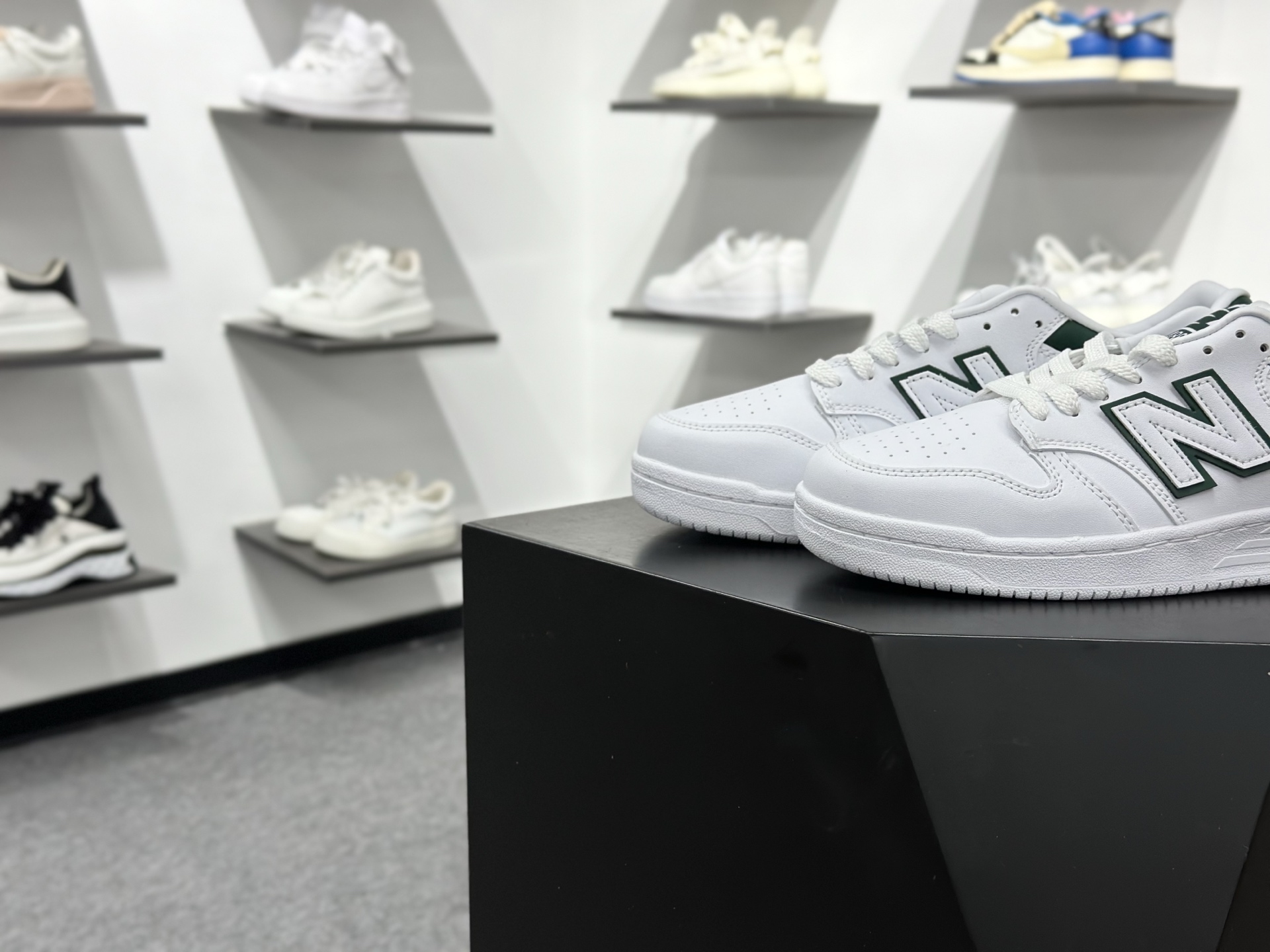 New Balance NB 480 二层牛皮人造革 轻便舒适 减震耐磨 低帮 板鞋 男女同款 BB480L-Top High Quatity Cheap Sneakers Fashion Clothing Clothes Bags handbags Shoes of all Brand wholesale With The best Quality And Beautiful Price from China Factory Chinese suppliers wholesaler seller New Balance NB 480 二层牛皮人造革 轻便舒适 减震耐磨 低帮 板鞋 男女同款 BB480L