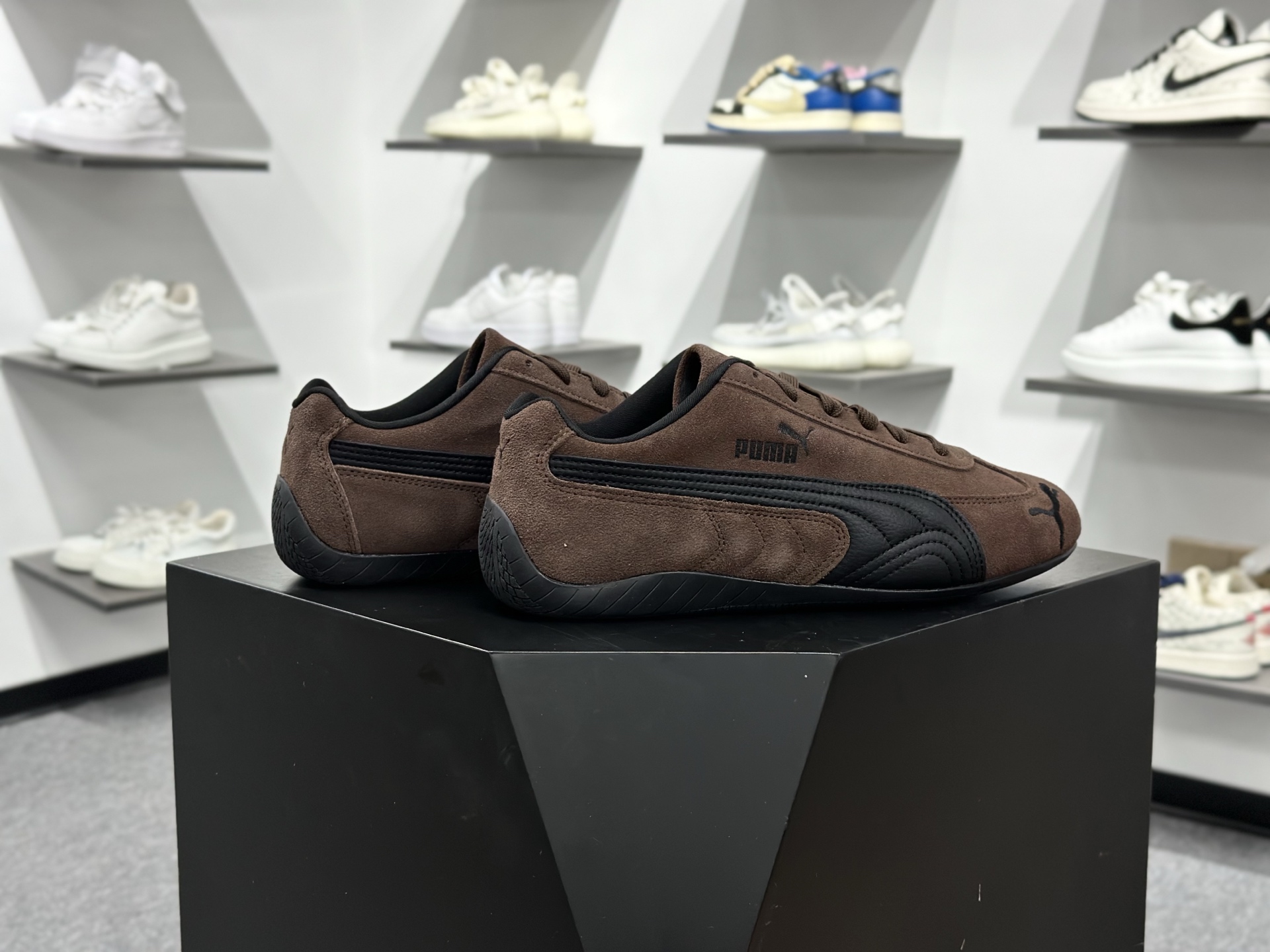 220 Puma Speedcet 彪马低帮复古运动休闲赛车跑鞋 406329-82