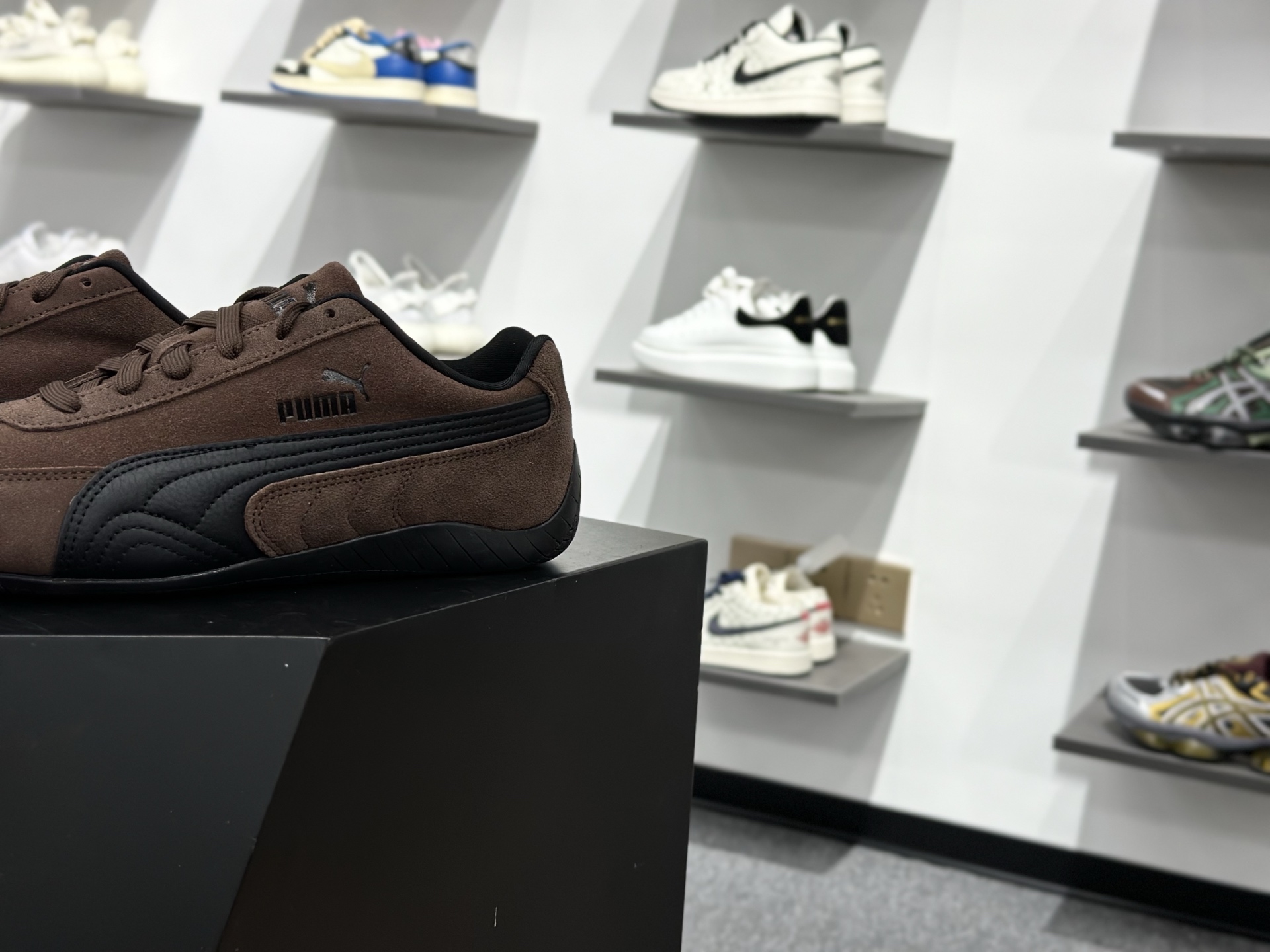 220 Puma Speedcet 彪马低帮复古运动休闲赛车跑鞋 406329-82