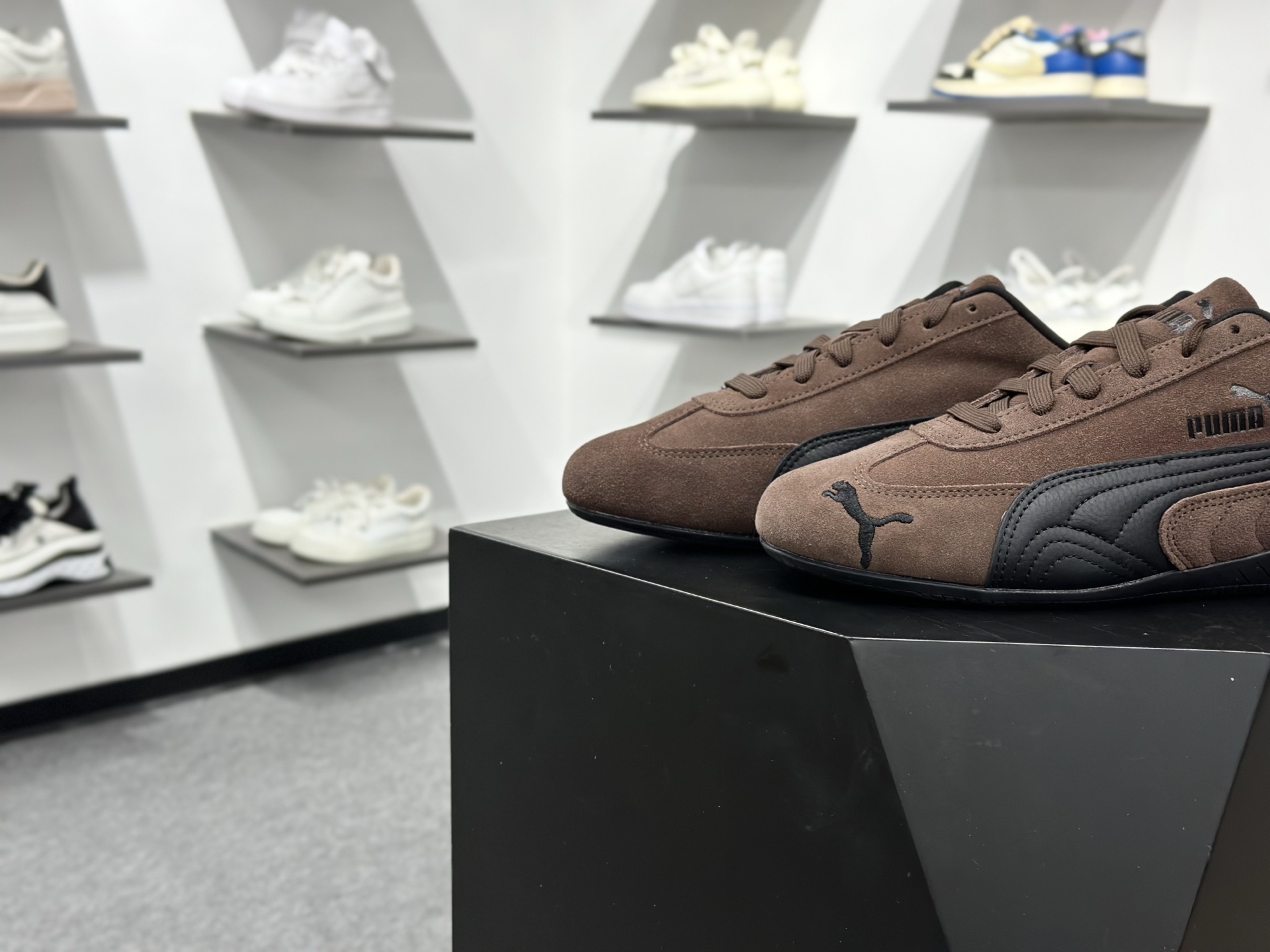 220 Puma Speedcet 彪马低帮复古运动休闲赛车跑鞋 406329-82