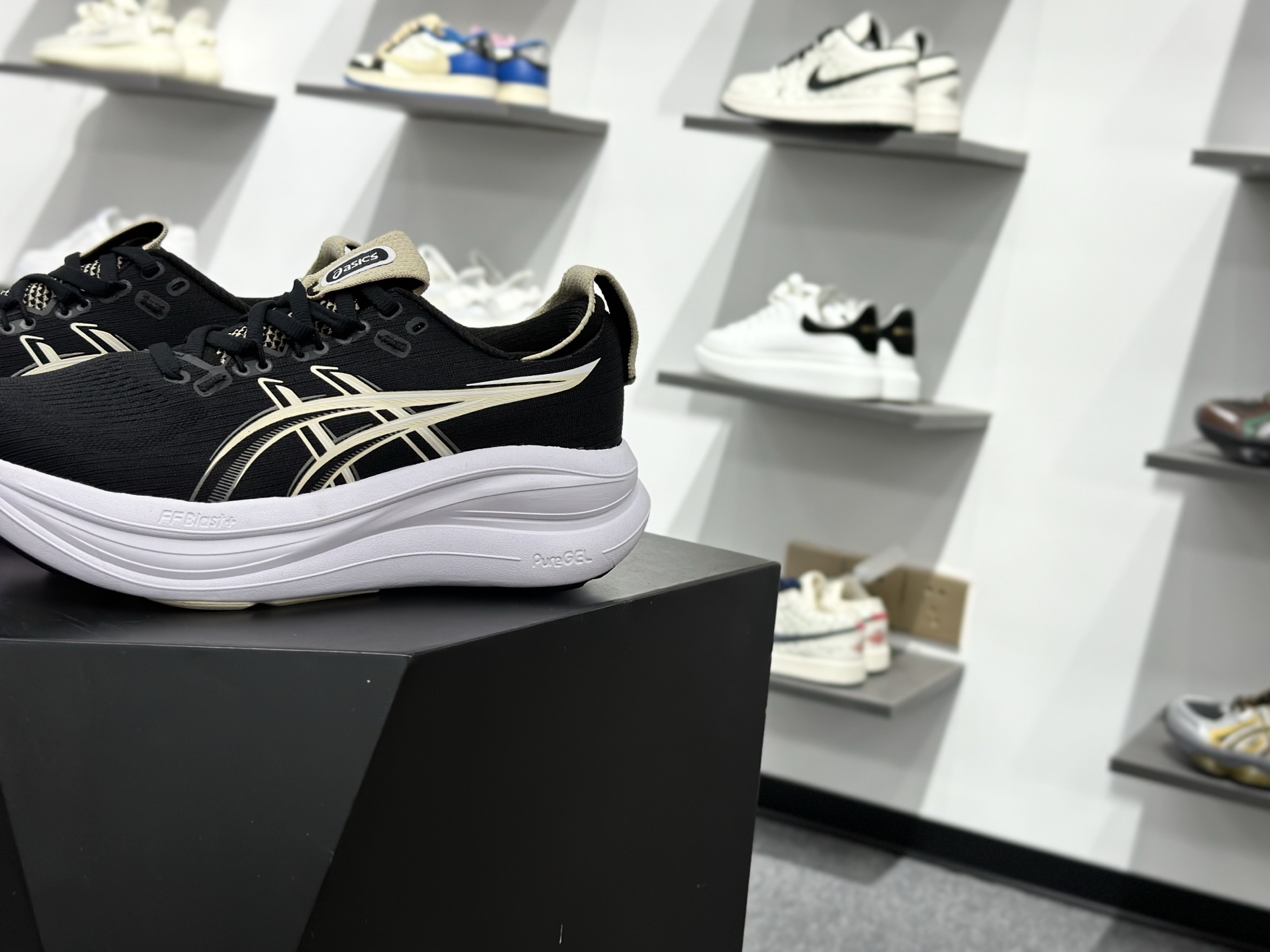Asics GEL-NIMBUS 28复古单品 ASICS(亚瑟士) 1011C145-002-Top High Quatity Cheap Sneakers Fashion Clothing Clothes Bags handbags Shoes of all Brand wholesale With The best Quality And Beautiful Price from China Factory Chinese suppliers wholesaler seller Asics GEL-NIMBUS 28复古单品 ASICS(亚瑟士) 1011C145-002