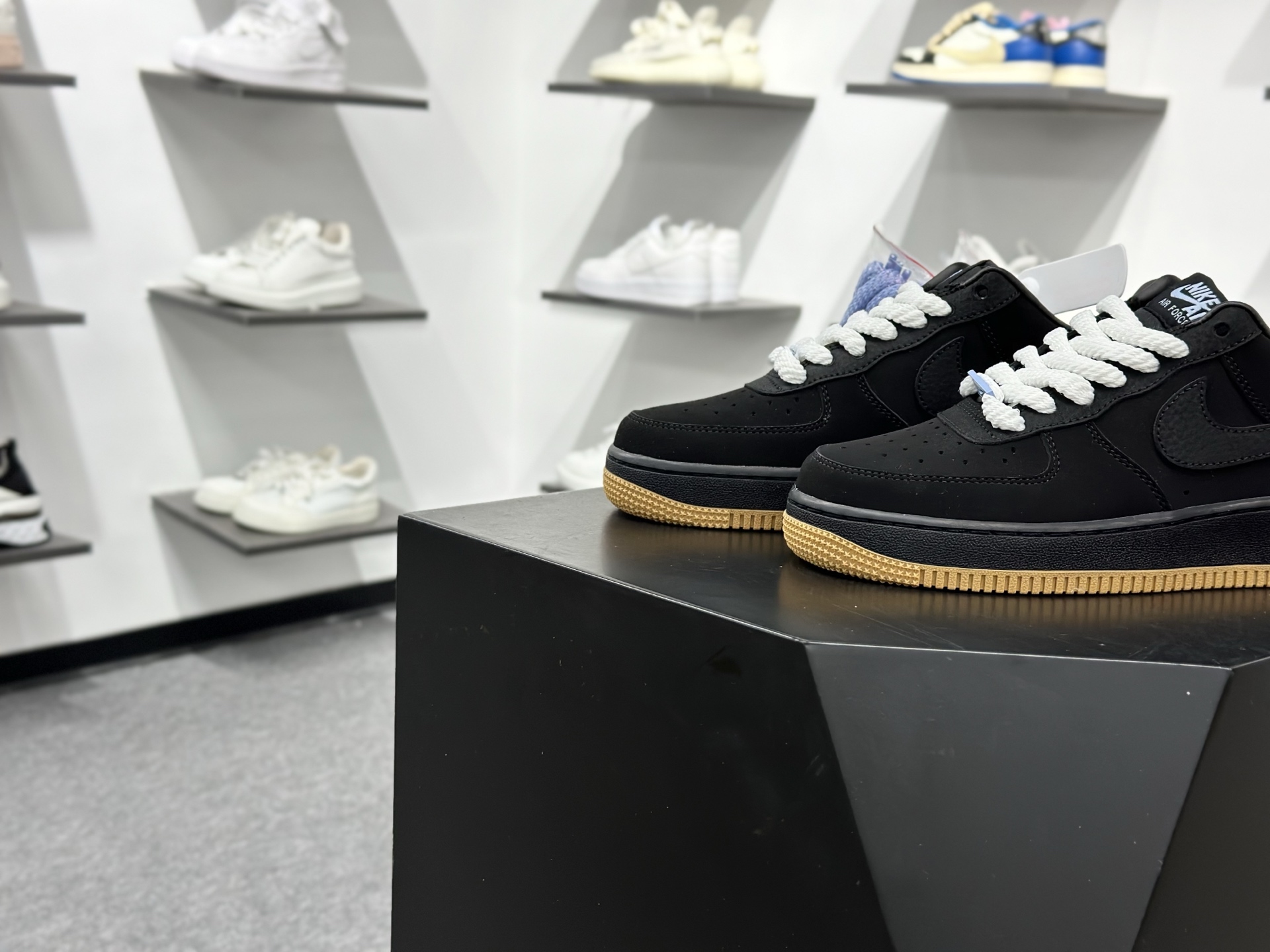 NIKE AIR FORCE 1 JANYVS NY IQ9770-001-Top High Quatity Cheap Sneakers Fashion Clothing Clothes Bags handbags Shoes of all Brand wholesale With The best Quality And Beautiful Price from China Factory Chinese suppliers wholesaler seller NIKE AIR FORCE 1 JANYVS NY IQ9770-001