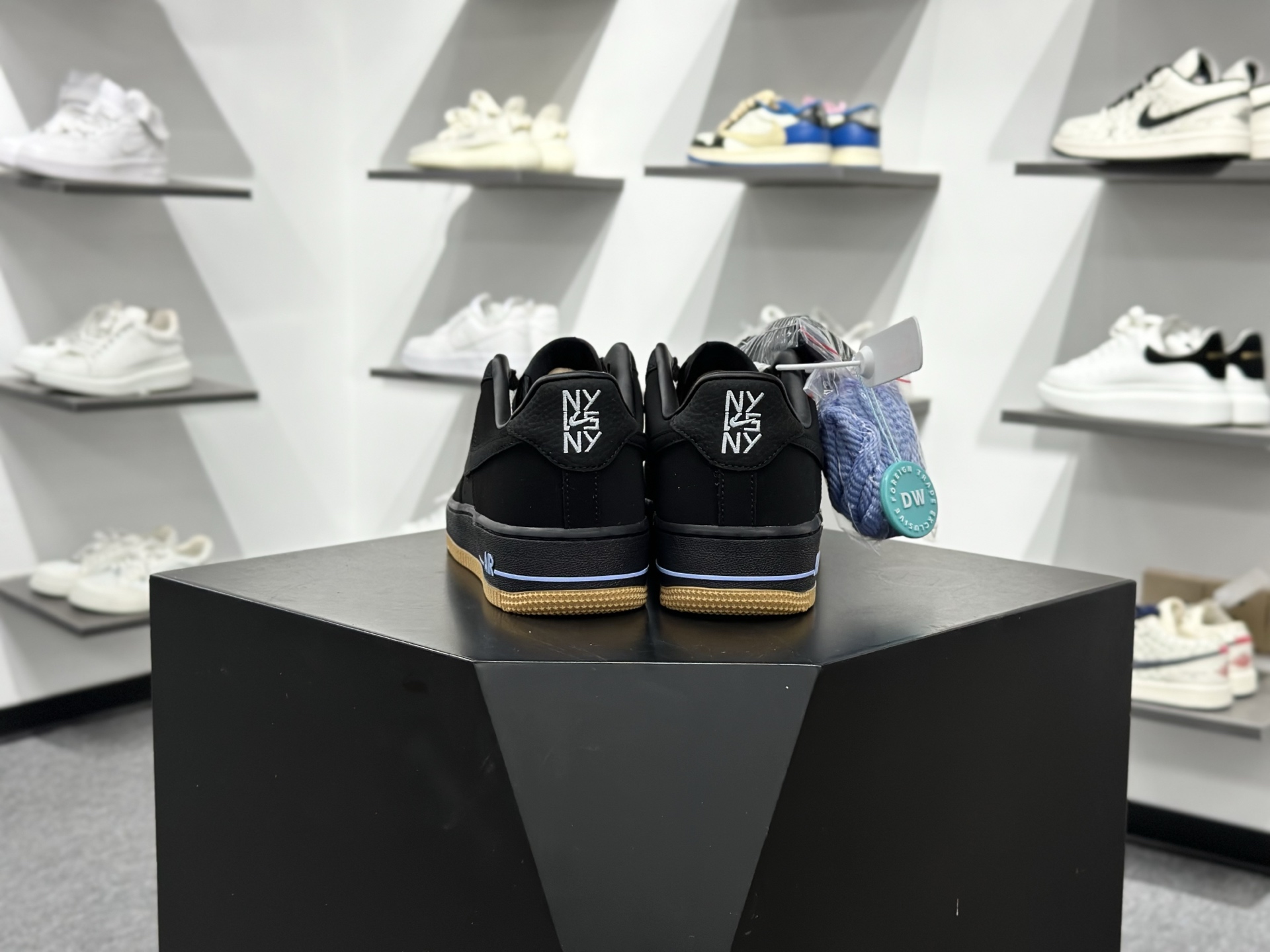 NIKE AIR FORCE 1 JANYVS NY IQ9770-001-Top High Quatity Cheap Sneakers Fashion Clothing Clothes Bags handbags Shoes of all Brand wholesale With The best Quality And Beautiful Price from China Factory Chinese suppliers wholesaler seller NIKE AIR FORCE 1 JANYVS NY IQ9770-001