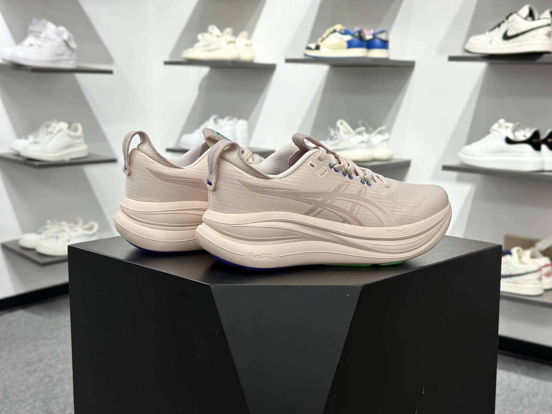 Asics GEL-NIMBUS 28复古单品 ASICS(亚瑟士) 1011C127-700-Top High Quatity Cheap Sneakers Fashion Clothing Clothes Bags handbags Shoes of all Brand wholesale With The best Quality And Beautiful Price from China Factory Chinese suppliers wholesaler seller Asics GEL-NIMBUS 28复古单品 ASICS(亚瑟士) 1011C127-700
