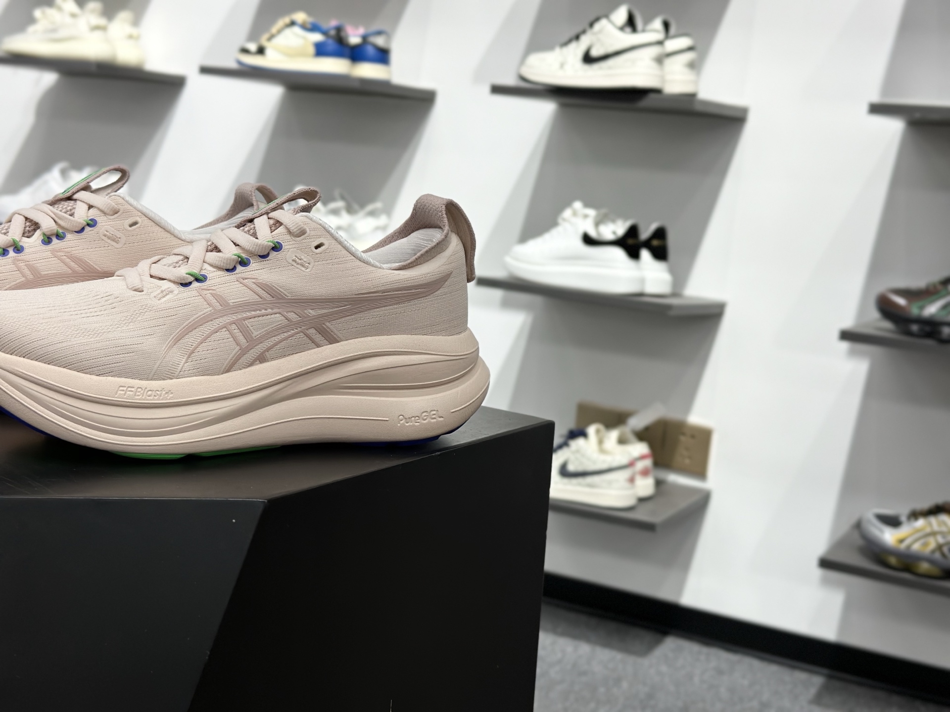Asics GEL-NIMBUS 28复古单品 ASICS(亚瑟士) 1011C127-700-Top High Quatity Cheap Sneakers Fashion Clothing Clothes Bags handbags Shoes of all Brand wholesale With The best Quality And Beautiful Price from China Factory Chinese suppliers wholesaler seller Asics GEL-NIMBUS 28复古单品 ASICS(亚瑟士) 1011C127-700